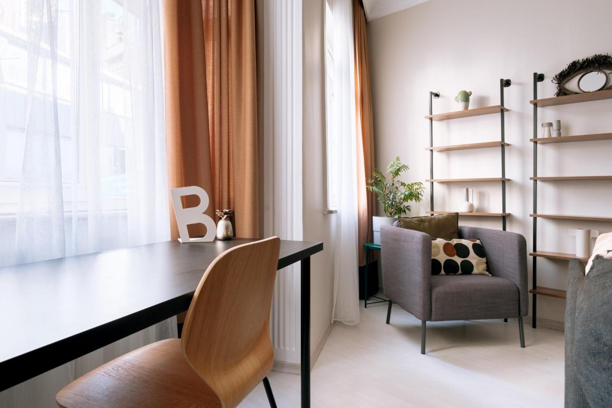 Modern Spacious Flat W Balcony 5 Min To Taksim Apartment *