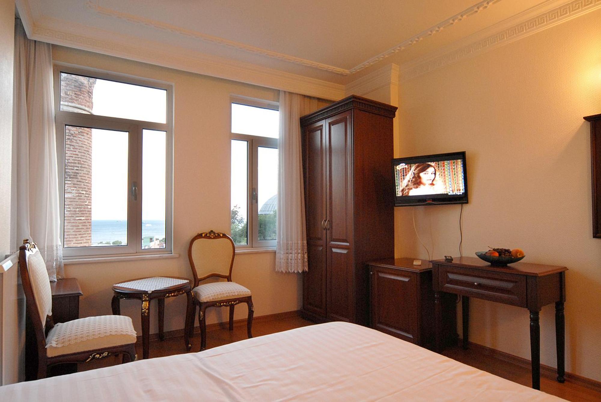 Hotel Ada