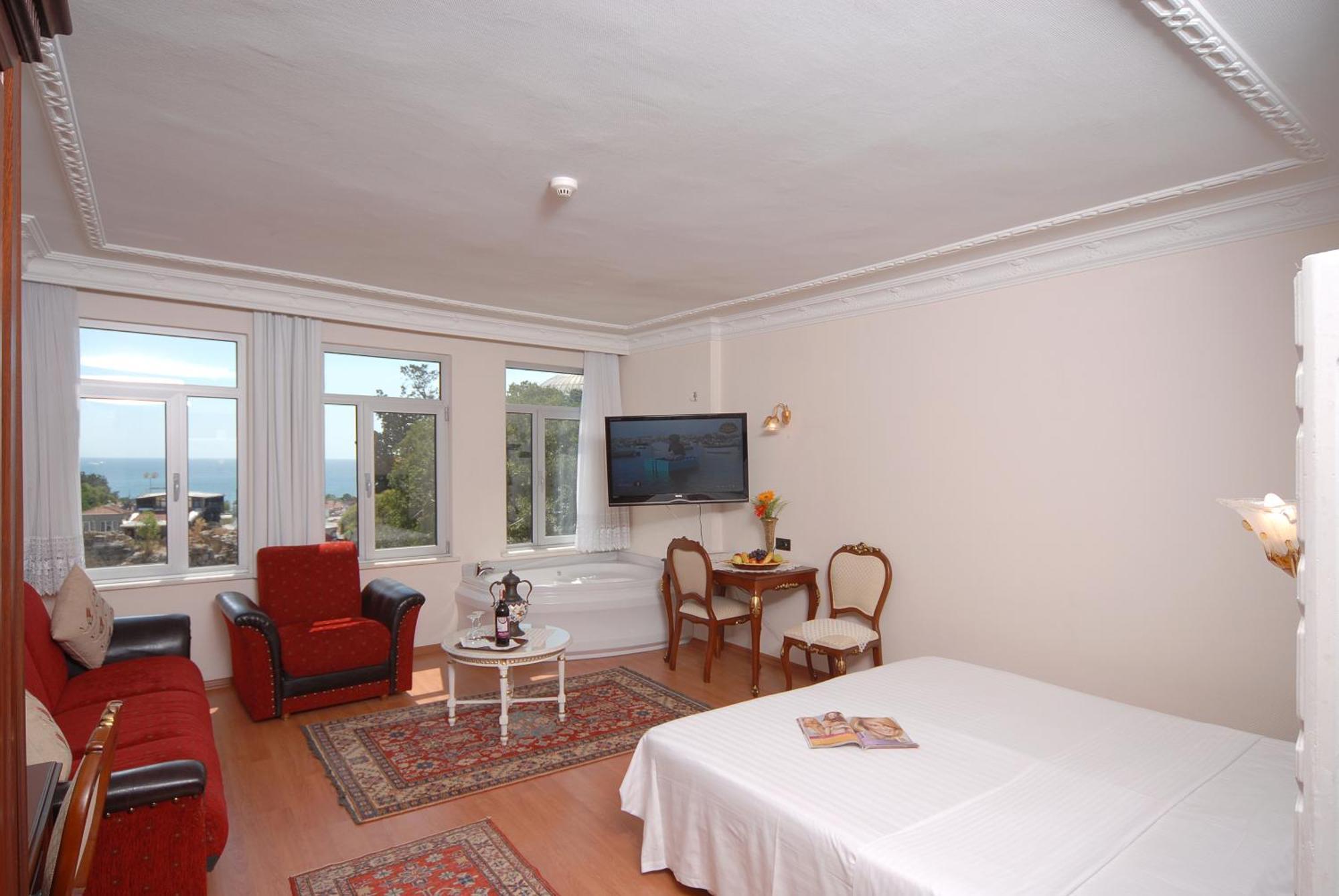 Ada Hotel 3*