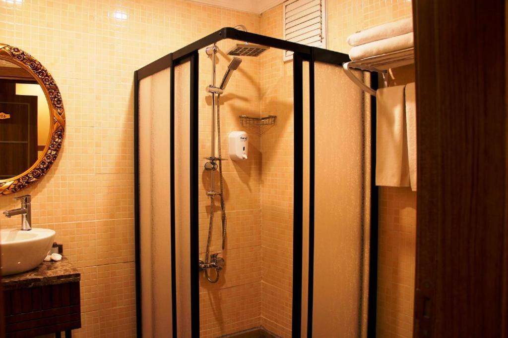Otel Gross *