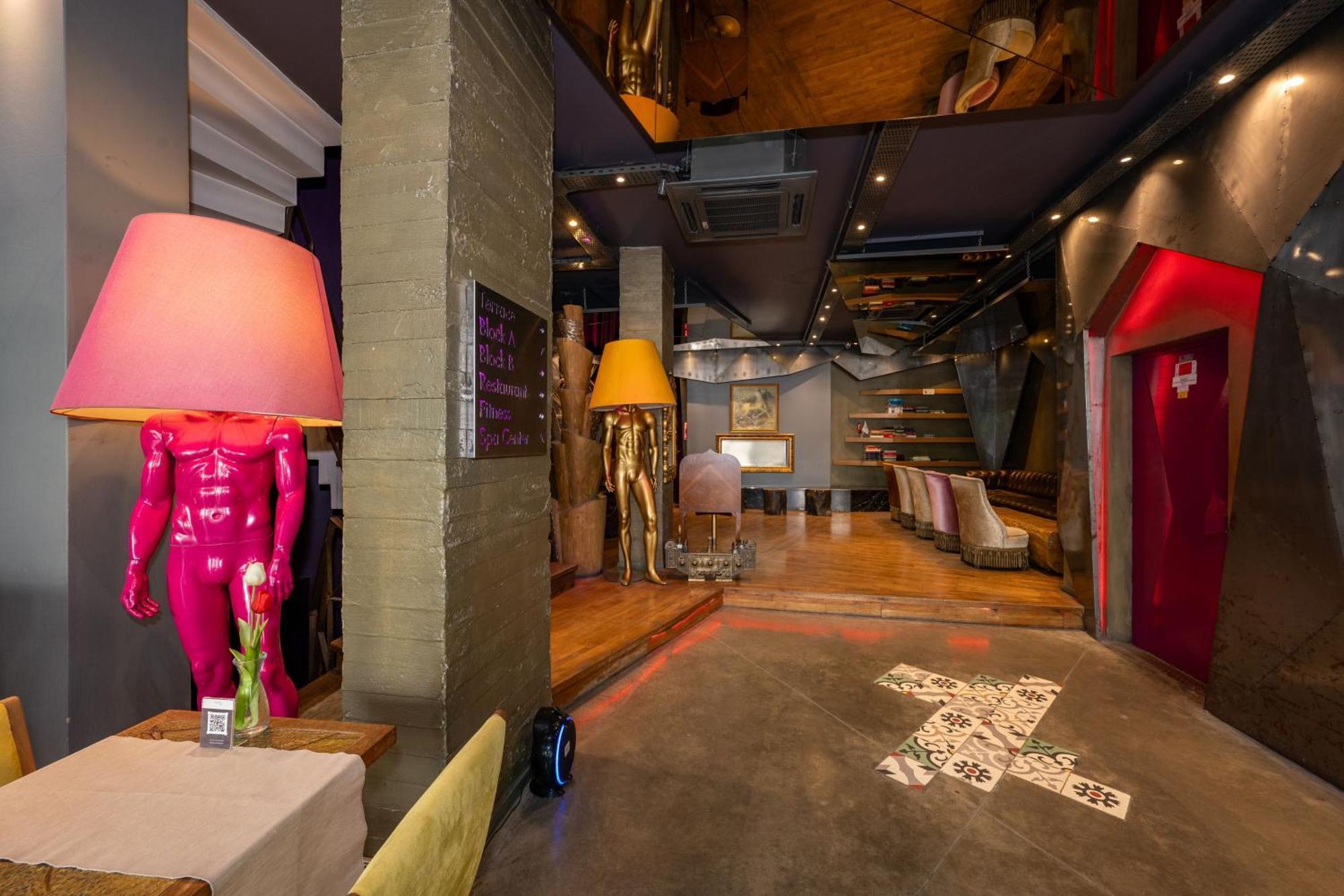 Otel Tulip & 4*