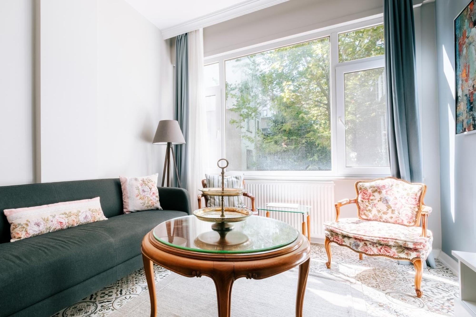 Peaceful Flat W Garden View Balcony In Kadikoy