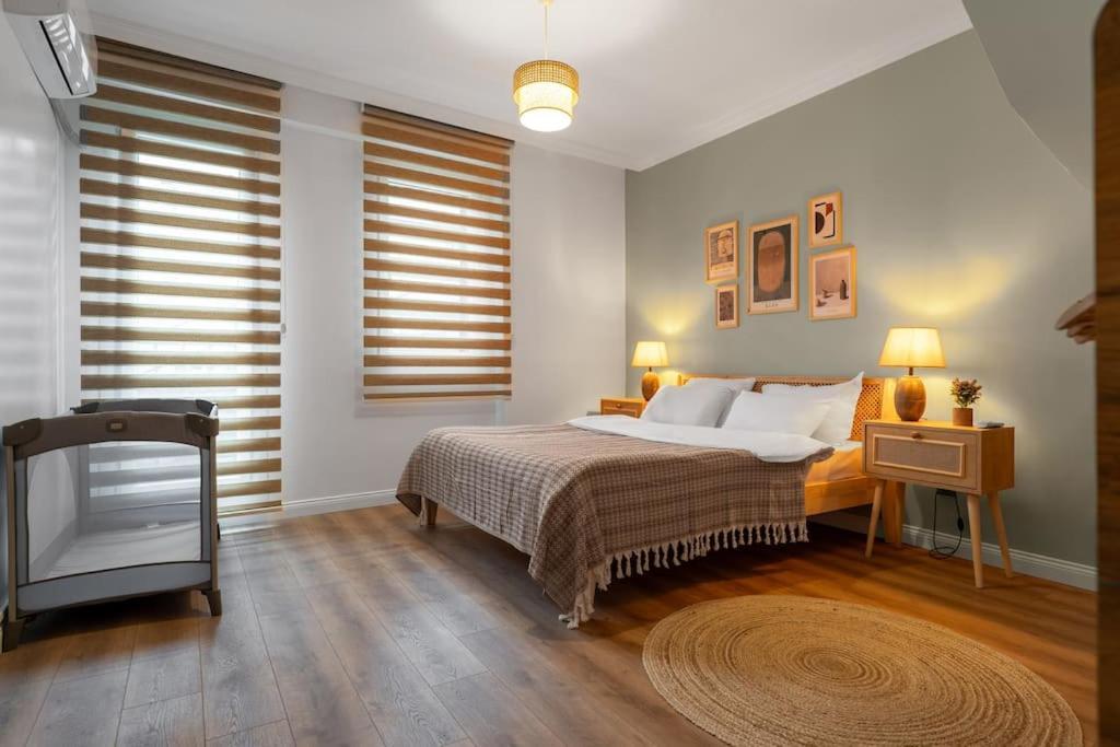 Luxury Scandinavian Design 2br Duplex Near Tomtom Apartment