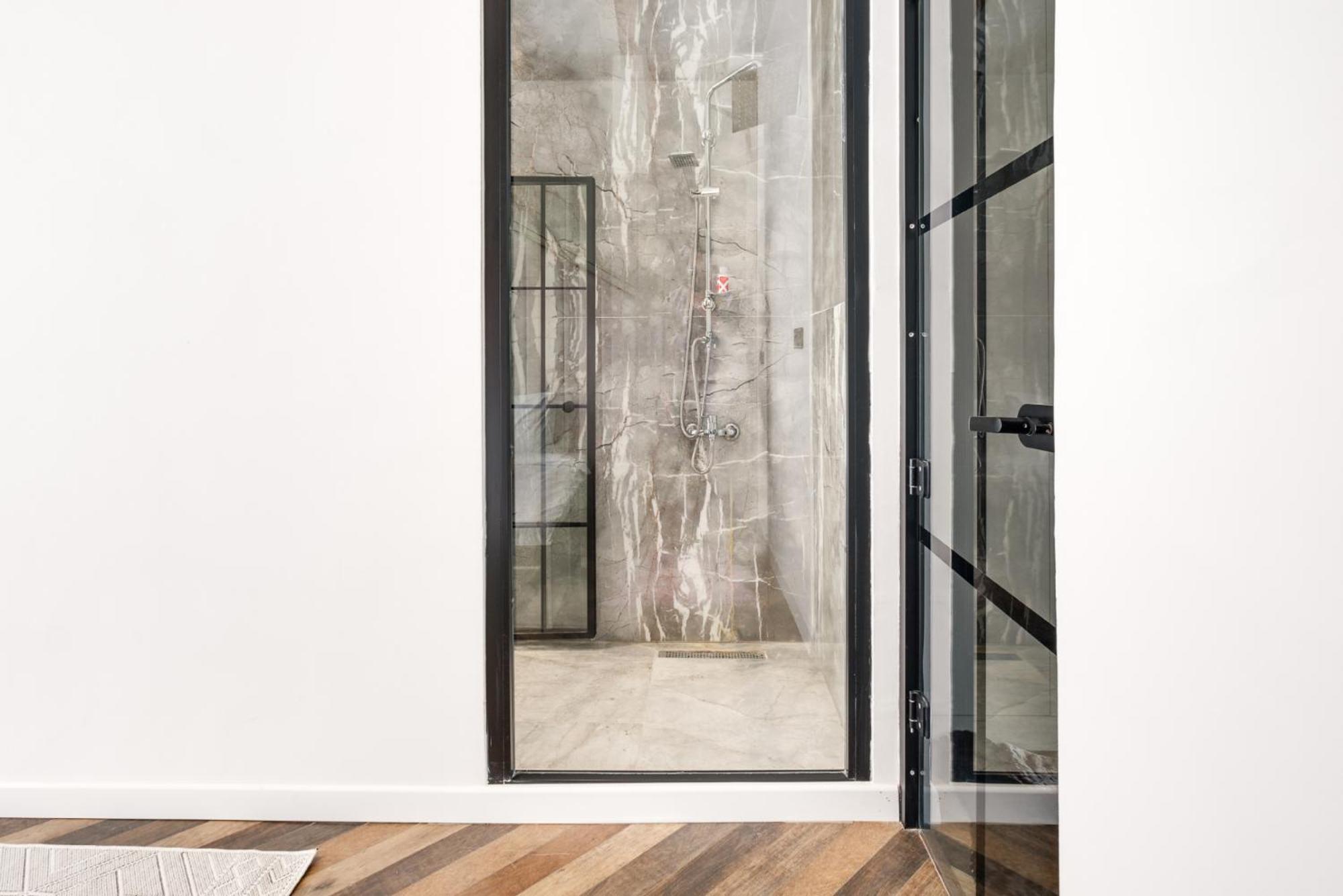 Spacious Modern Flat With Balcony 5 Min To Taksim Apartment