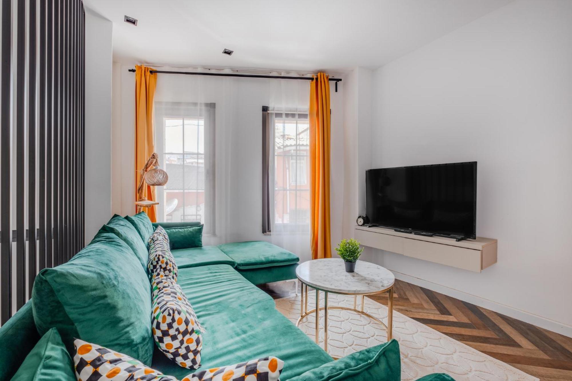 Apartment Spacious Modern Flat With Balcony 5 Min To Taksim Istanbul