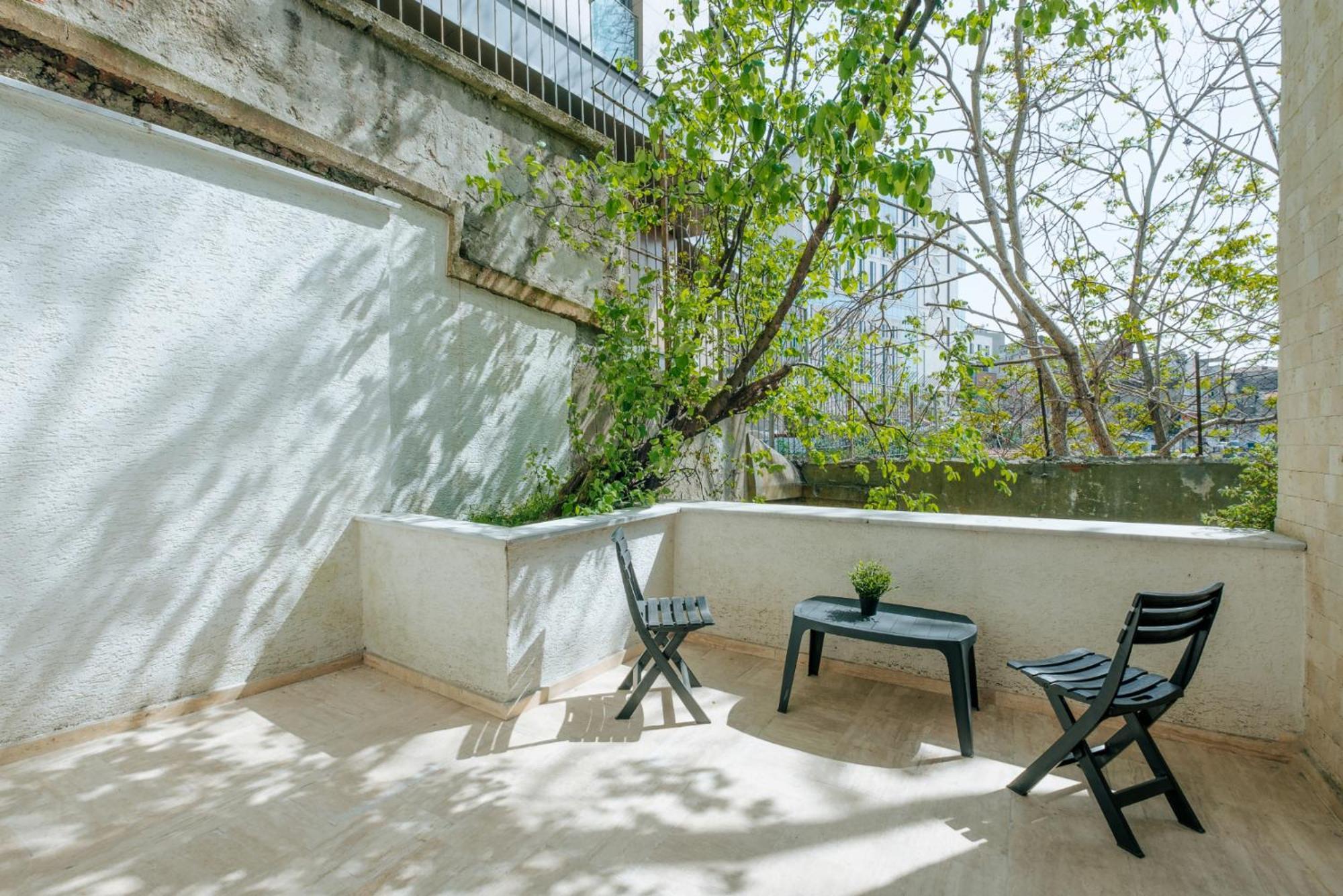 Spacious Modern Flat With Balcony 5 Min To Taksim * Istanbul