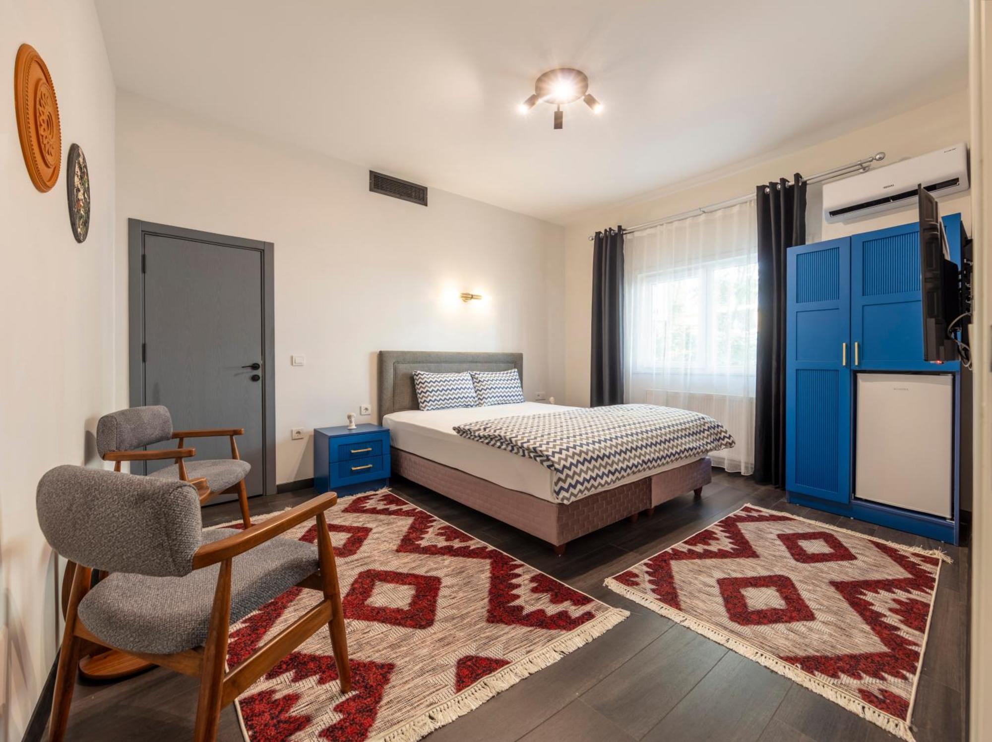 Hexa Aparthotel *