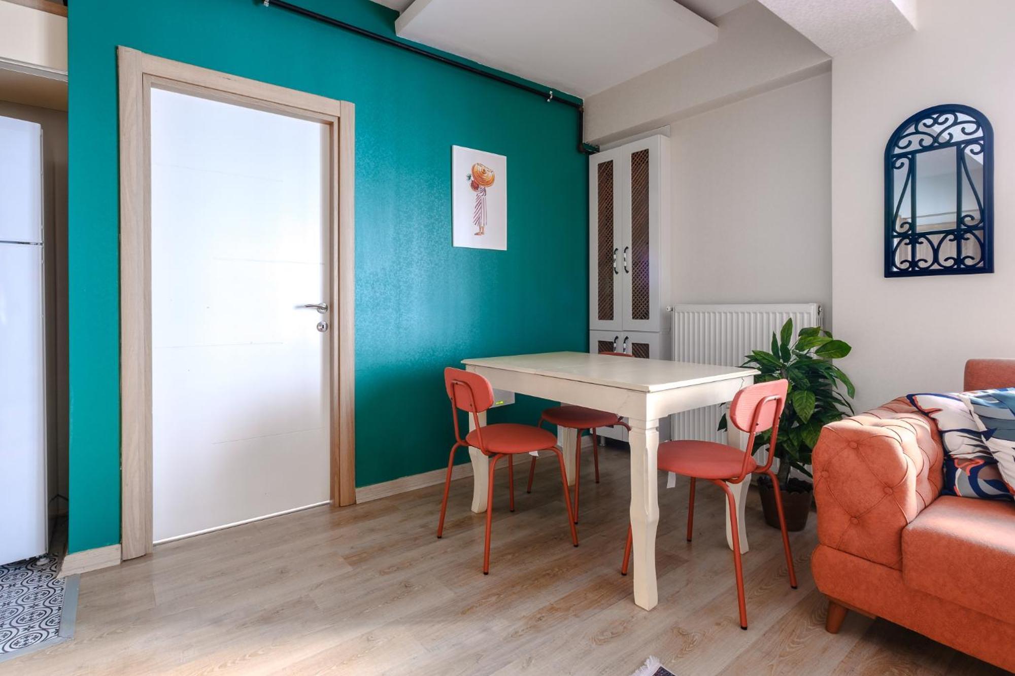 Apartment Colorful Flat Near Torium And Beylikduzu Metrobus Istanbul