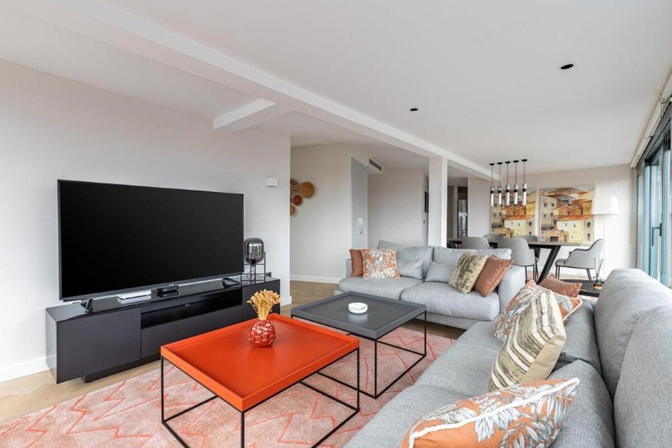 Apartment Penthouse Duplex 4br25bath Terrace Views! #258 *
