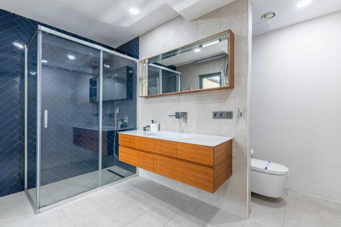 Penthouse Duplex 4br25bath Terrace Views! #258