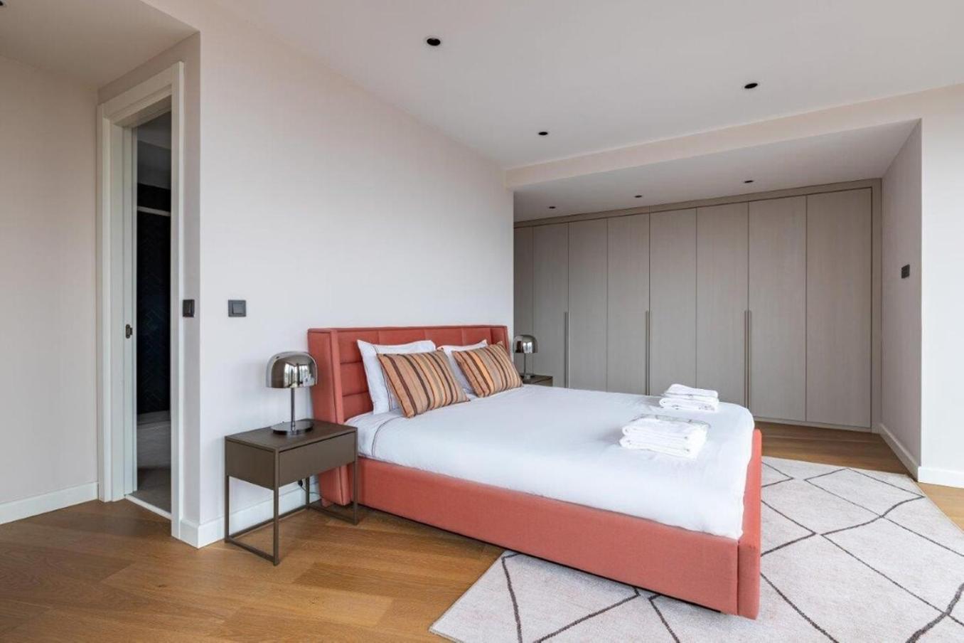 Penthouse Duplex 4br25bath Terrace Views! #258 Apartment