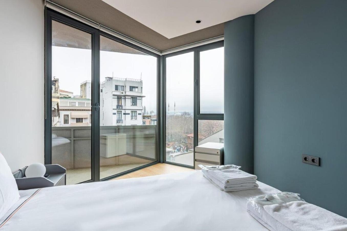 Penthouse Duplex 4br25bath Terrace Views! #258 Apartment