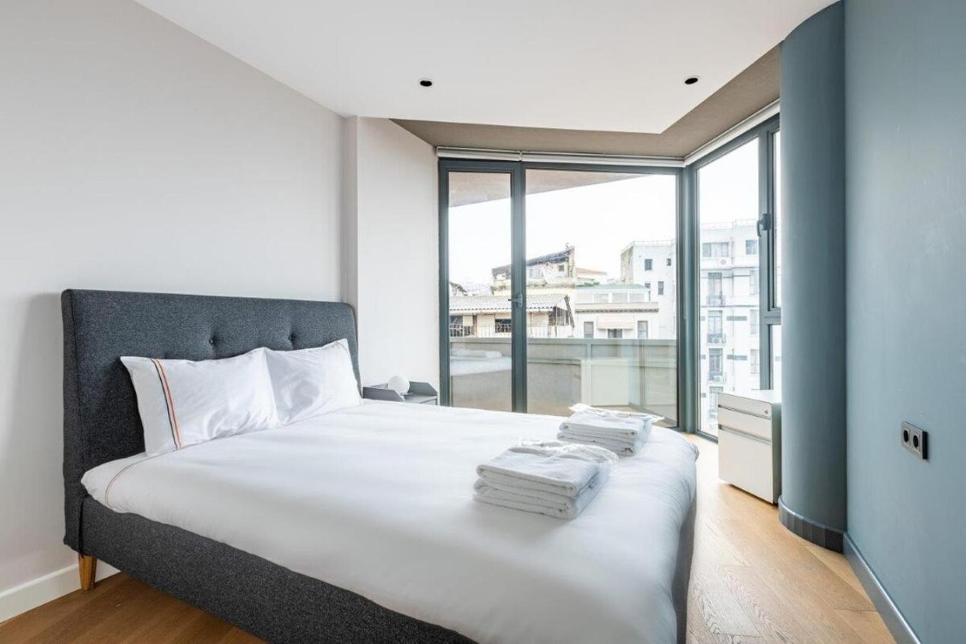 Apartment Penthouse Duplex 4br25bath Terrace Views! #258