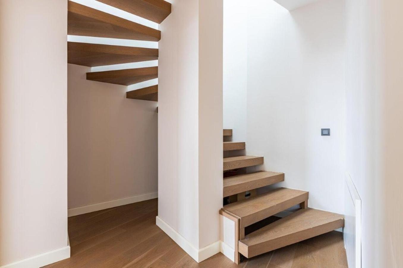 Penthouse Duplex 4br25bath Terrace Views! #258 Istanbul