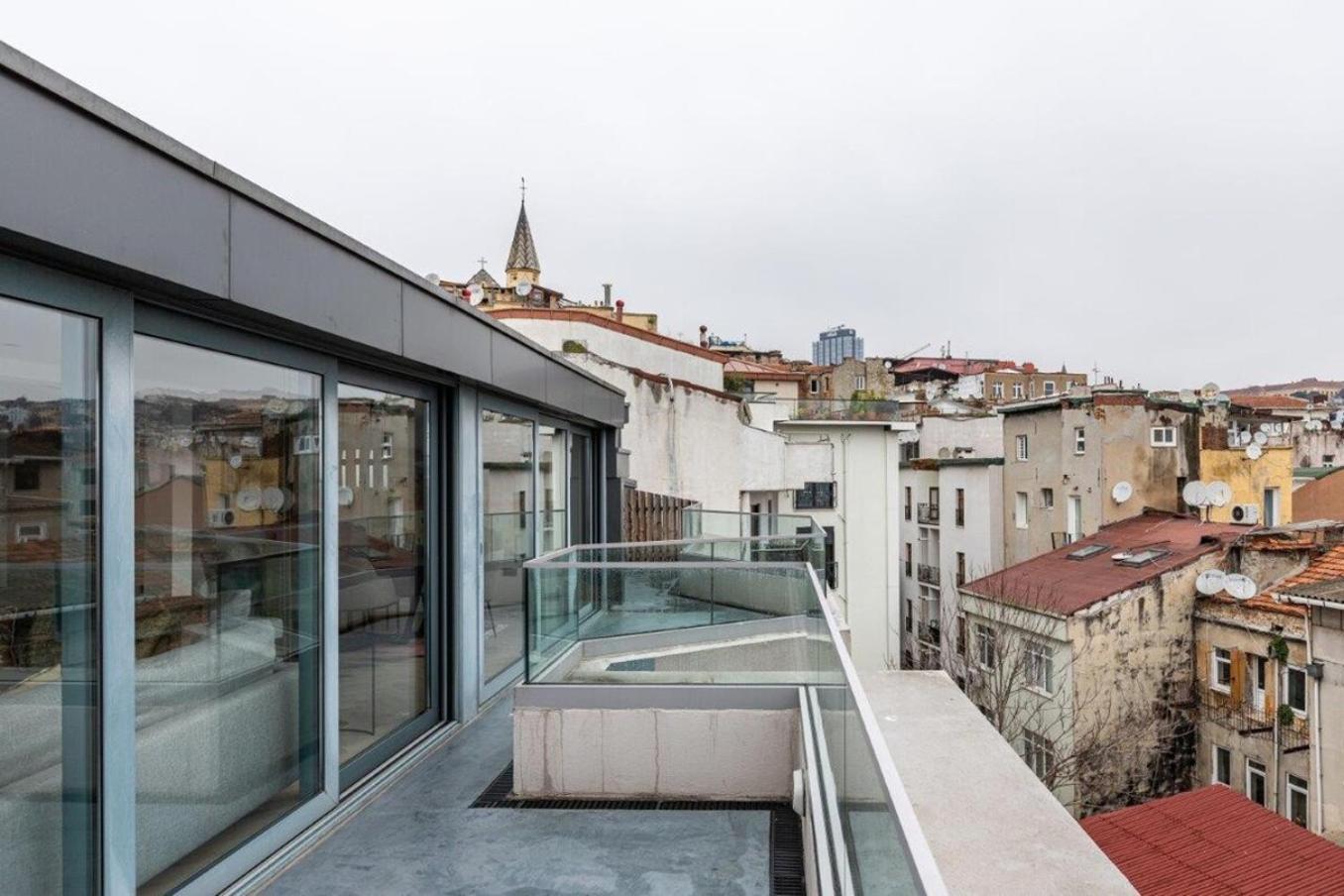 Apartment Penthouse Duplex 4br25bath Terrace Views! #258 *