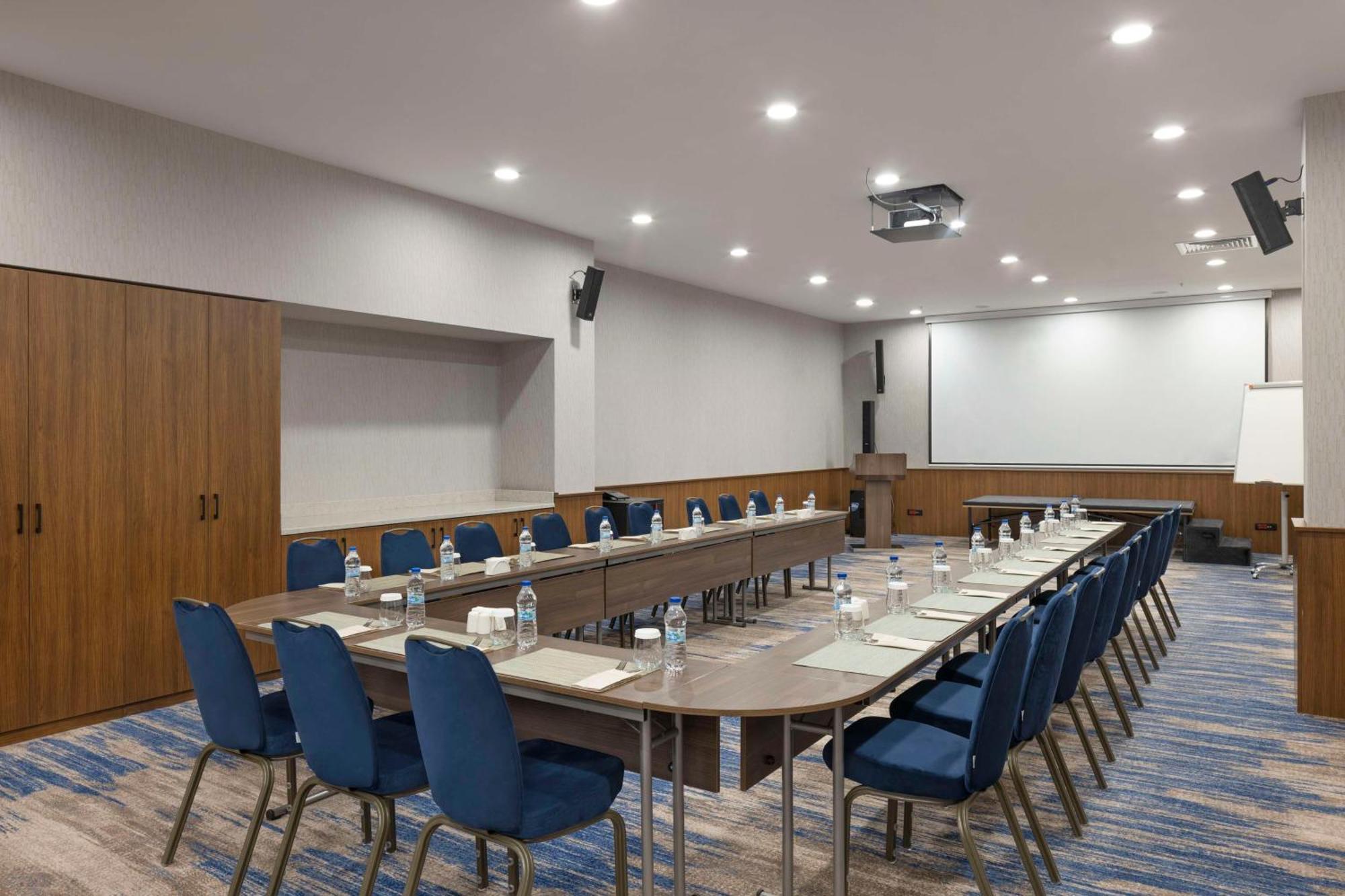 Hampton By Hilton Airport, Arnavutkoy 4*