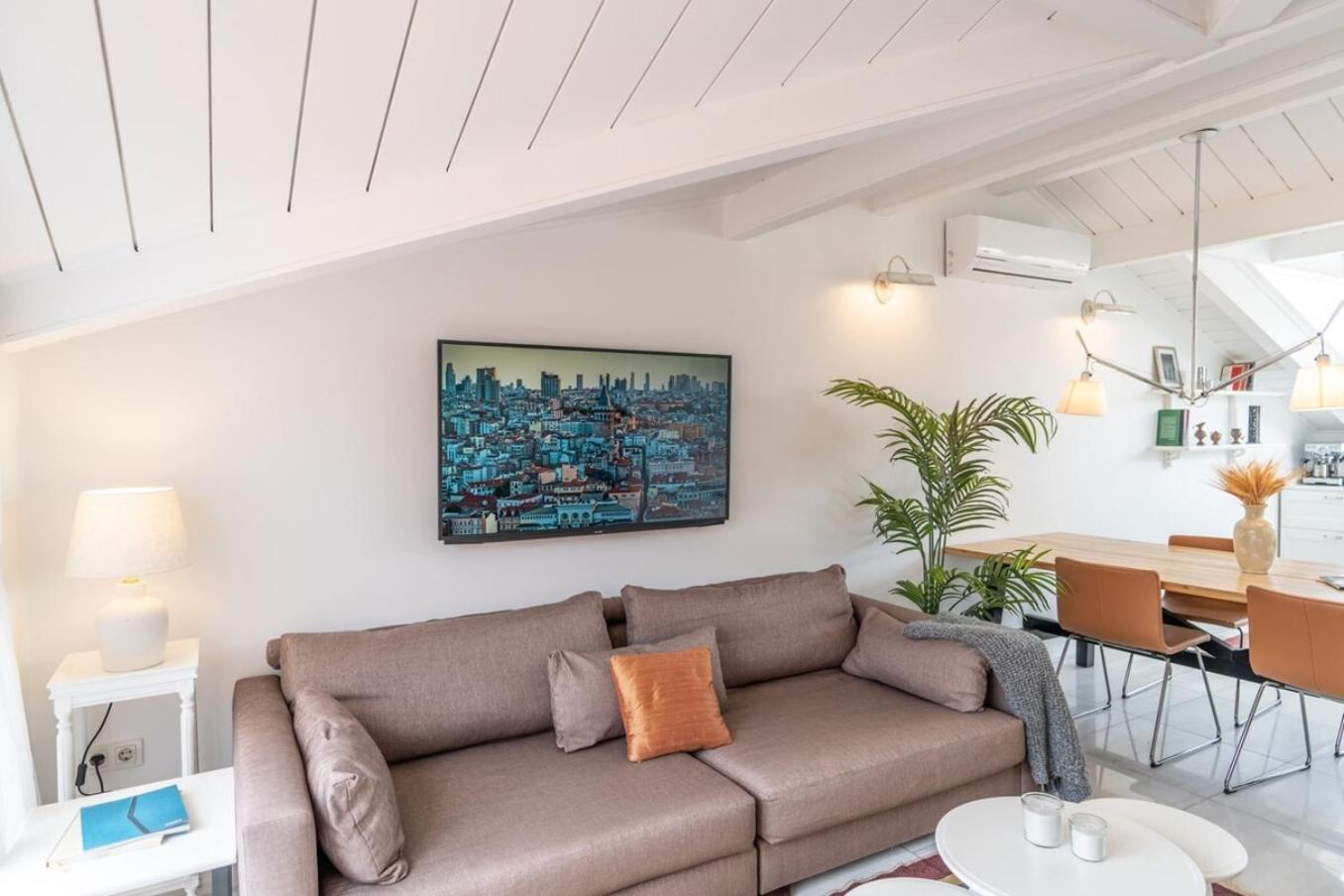Stylish Duplex In Beyolu With Private Terrace Apartment