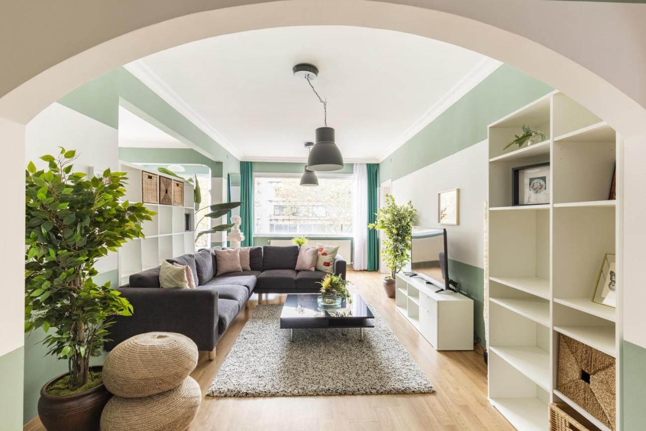 Sleek Flat W Balcony 8 Min To Coast On Bagdat Ave *