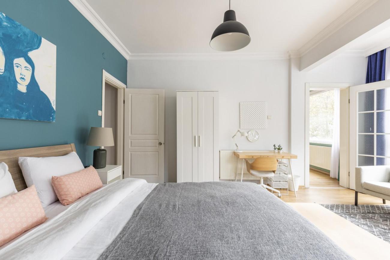 Sleek Flat W Balcony 8 Min To Coast On Bagdat Ave