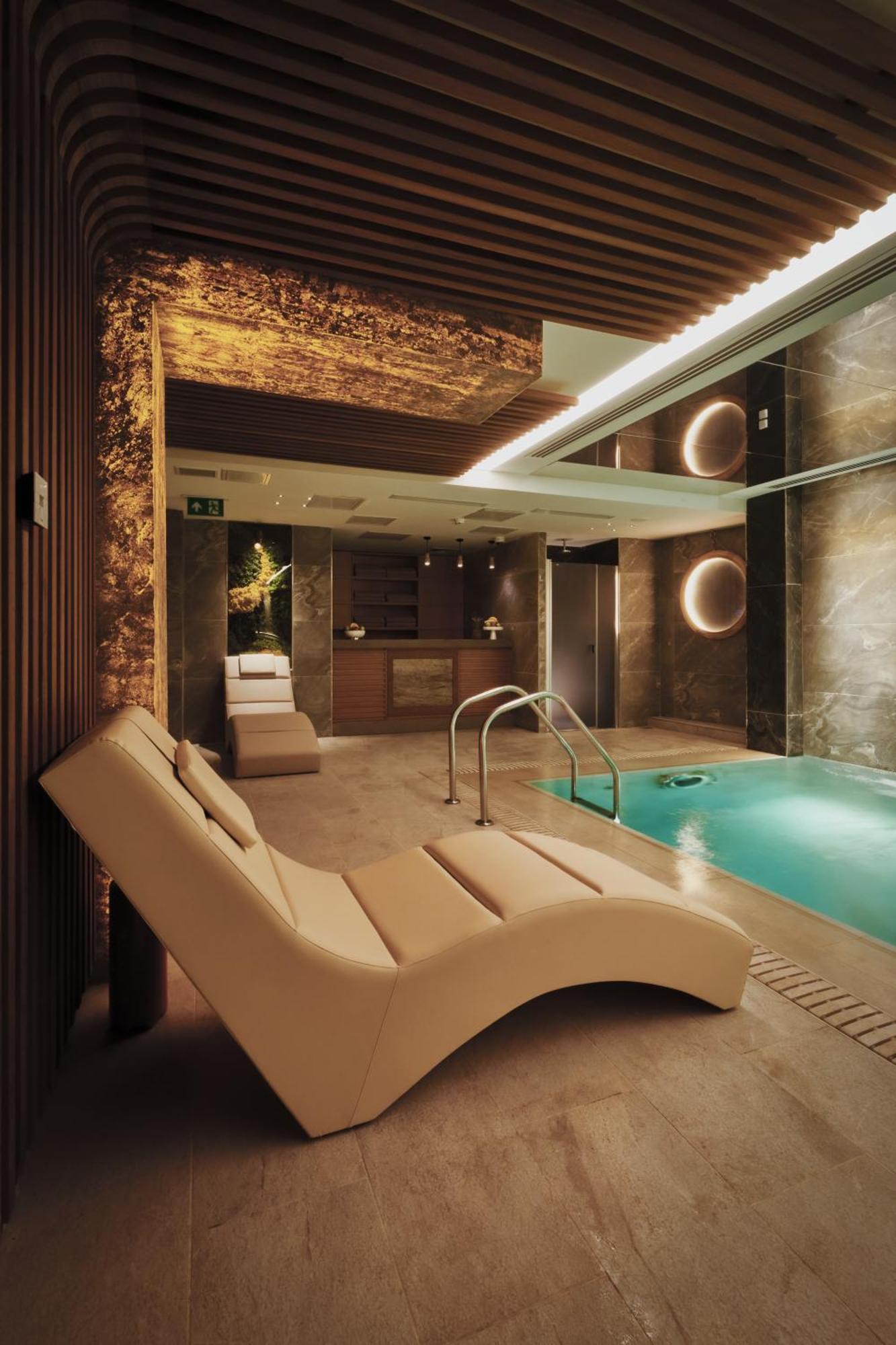 The Hotels, Galata