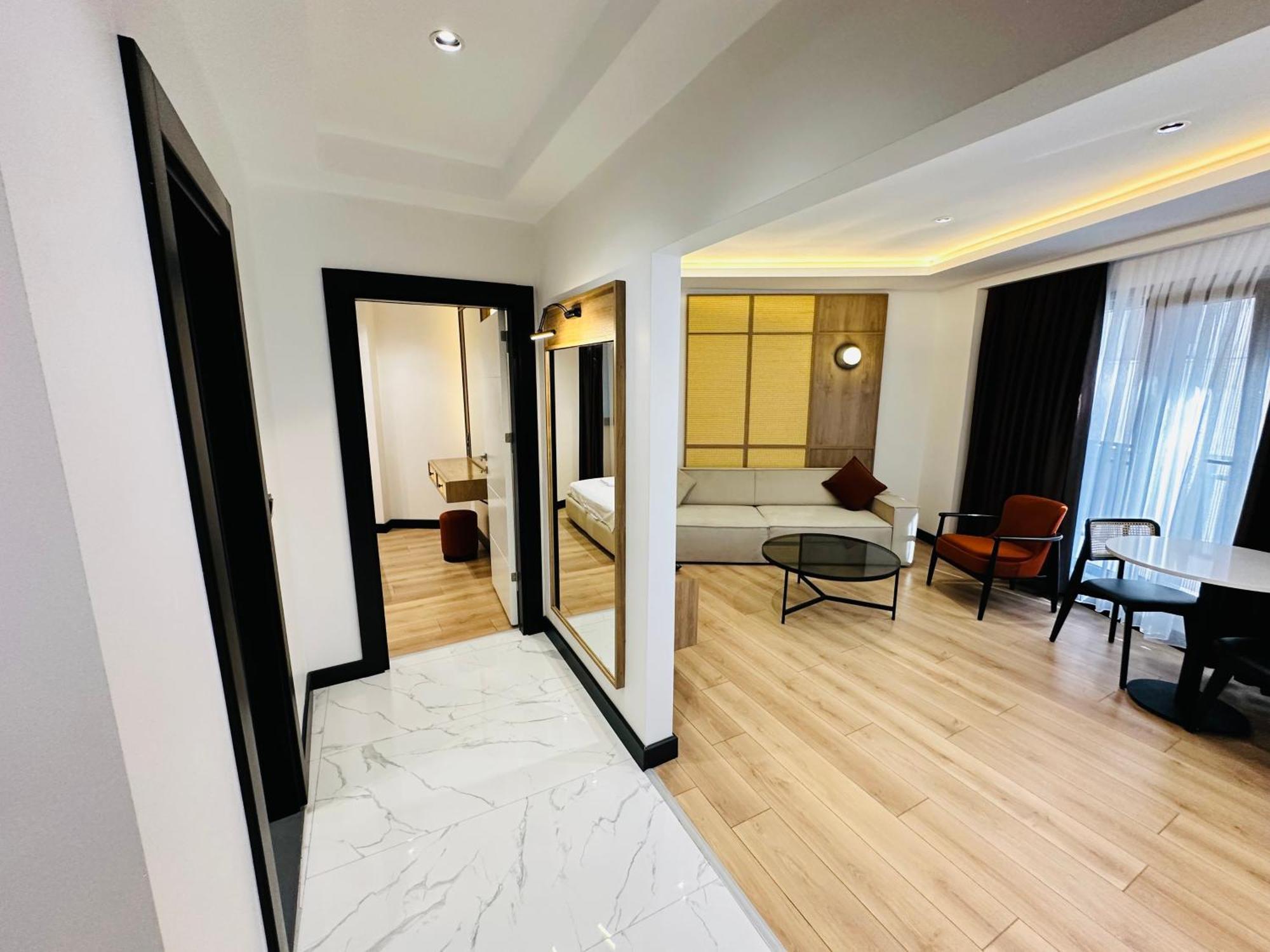 Rose Point Apartment