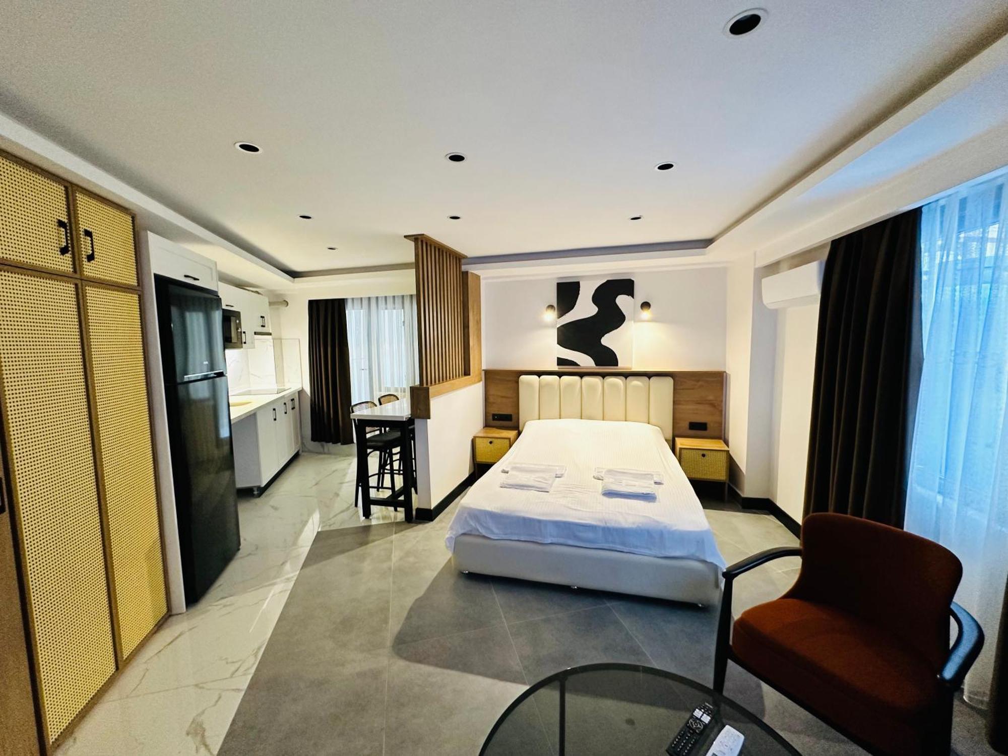 Rose Point Apartment *