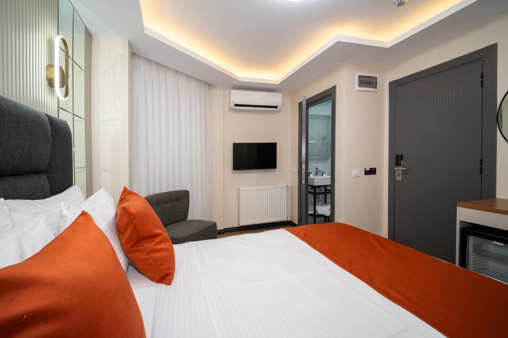 Robin Hotel
