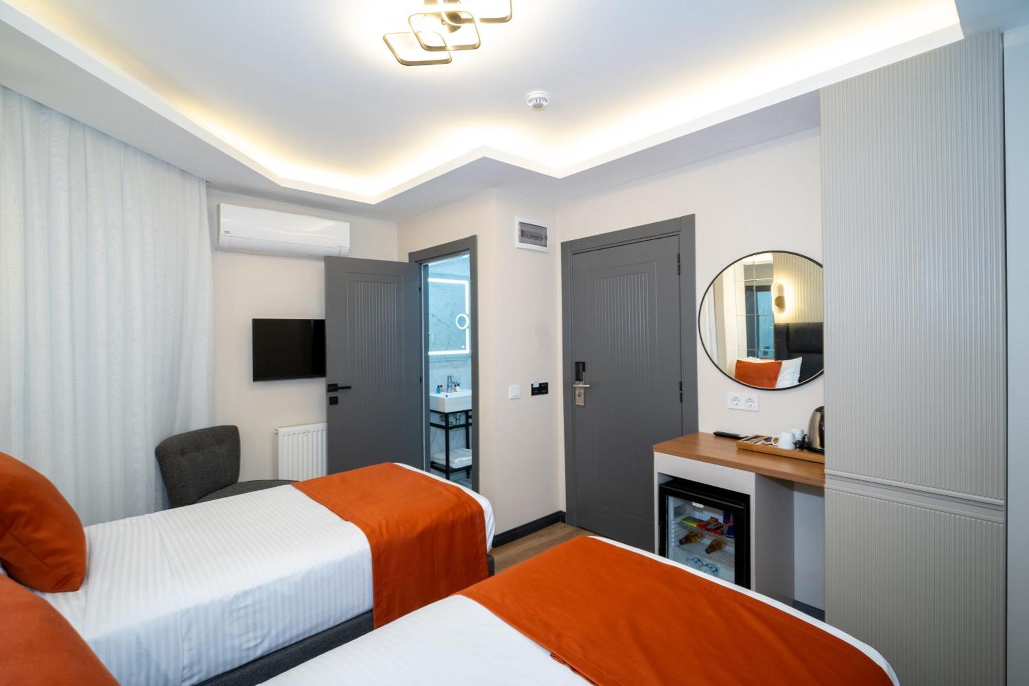Robin Hotel