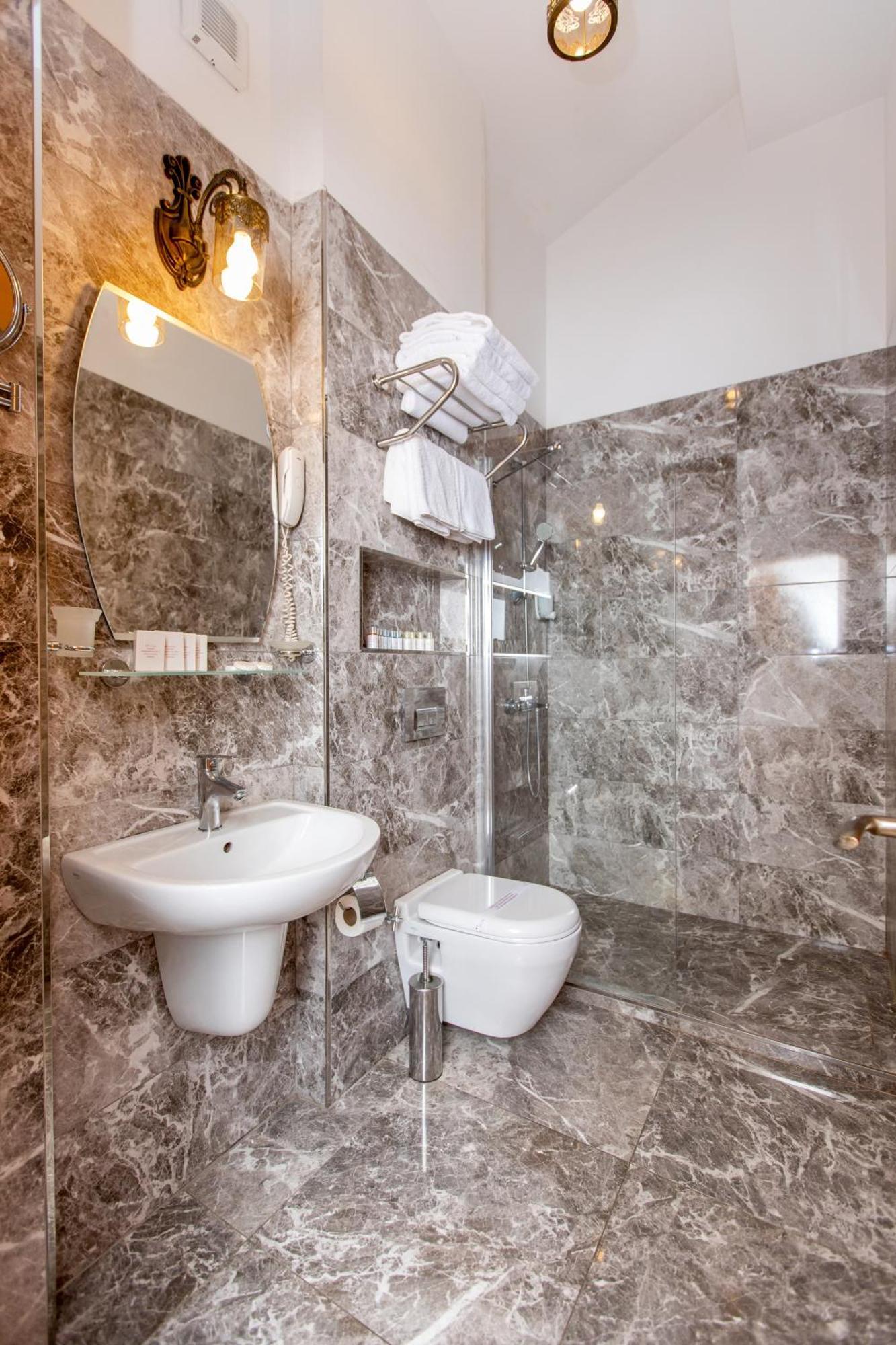 Hotel Baron &