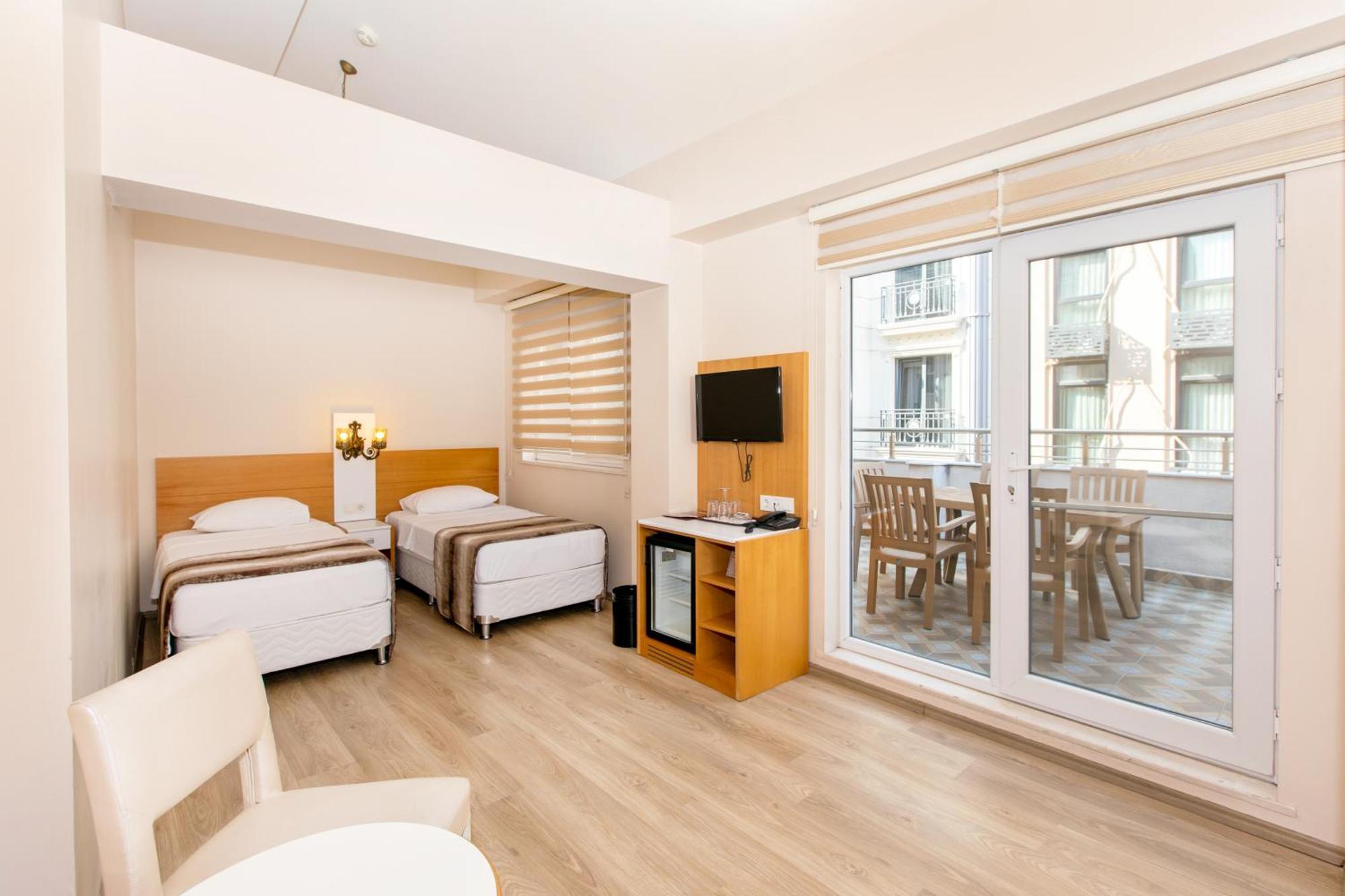 Hotel Baron & 4*