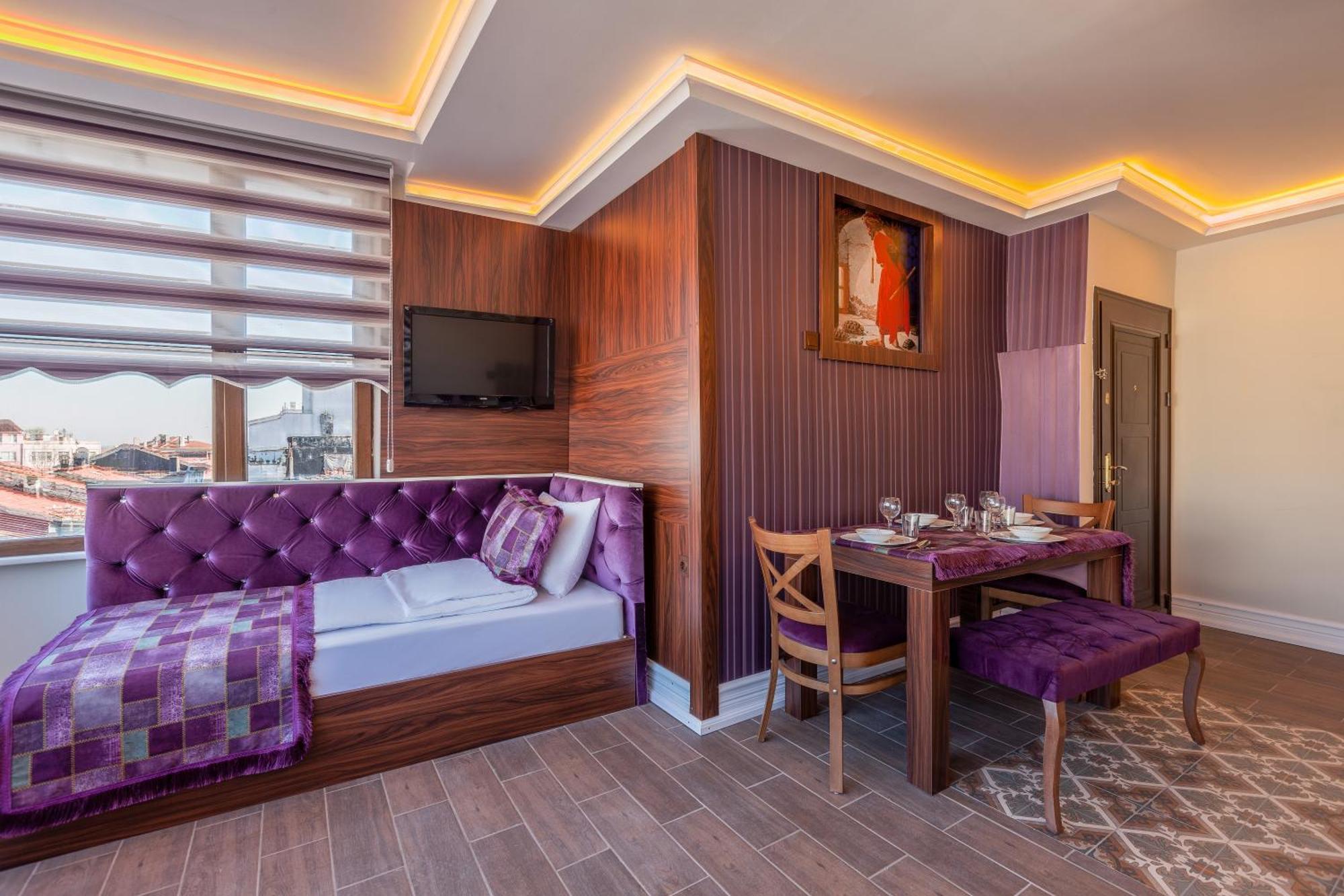 Rose Hotel