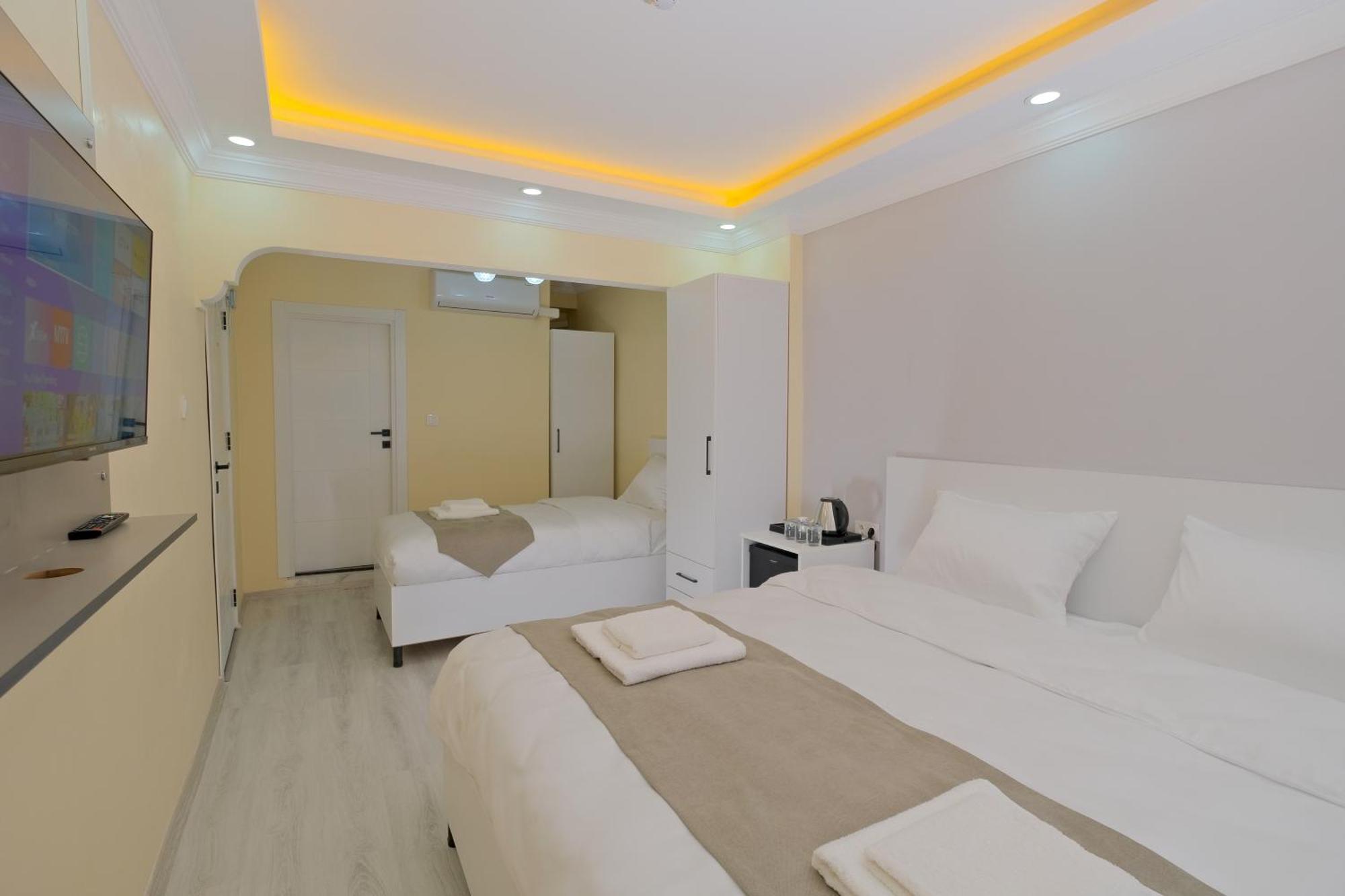Lucky Hotel