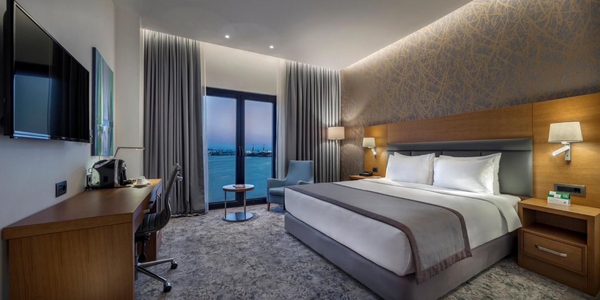 - Tuzla Bay By Ihg Hotel 4*