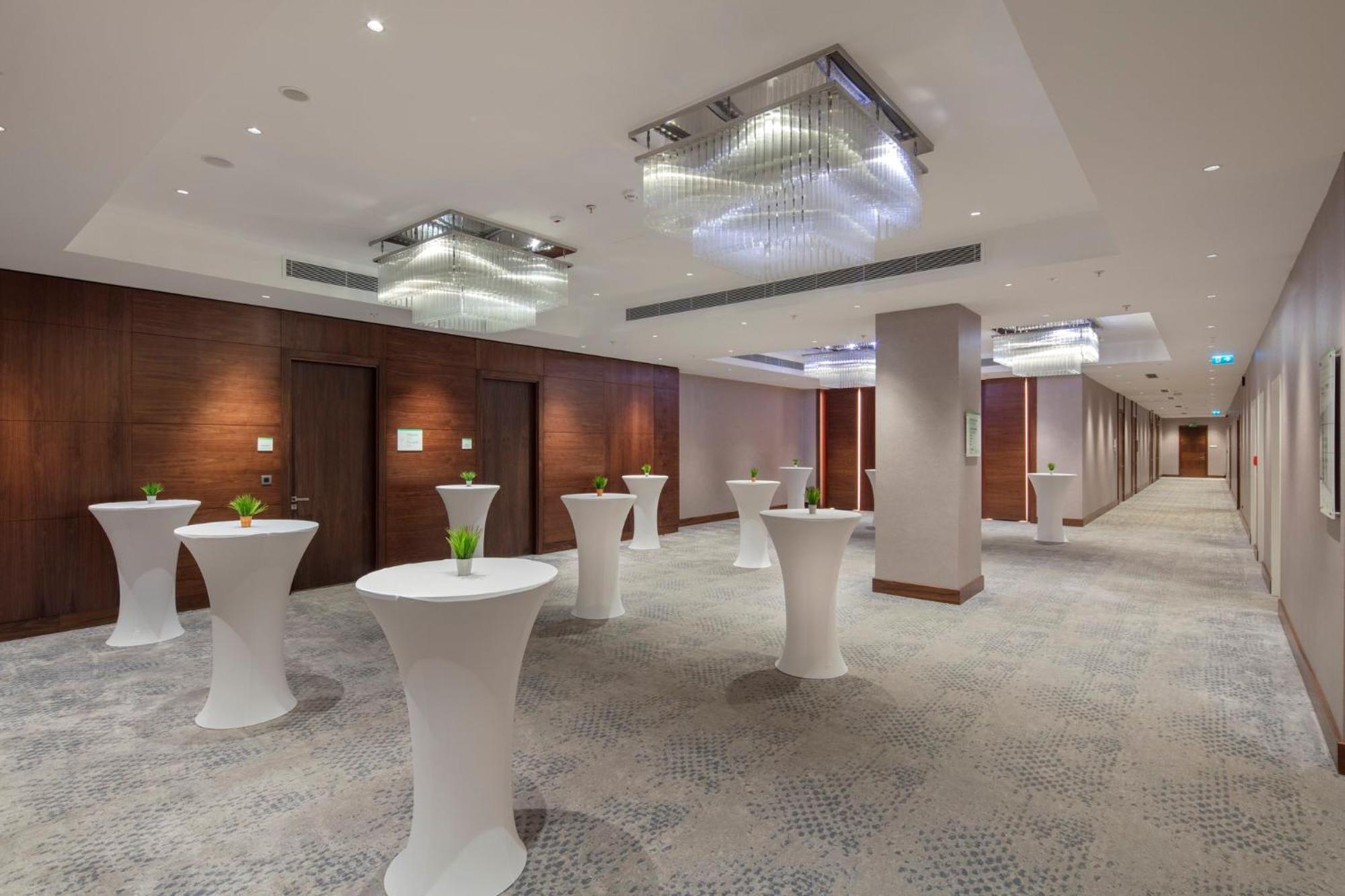 - Tuzla Bay By Ihg Hotel Istanbul