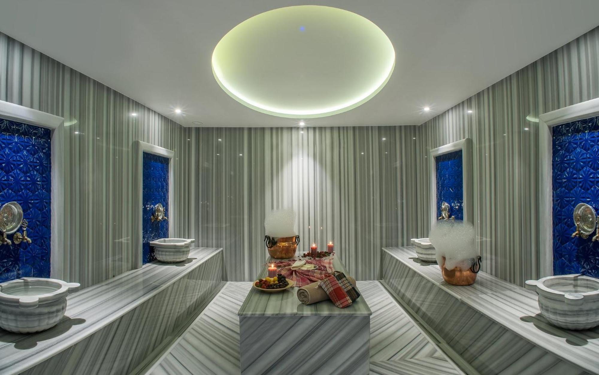 - Tuzla Bay By Ihg 4* Istanbul