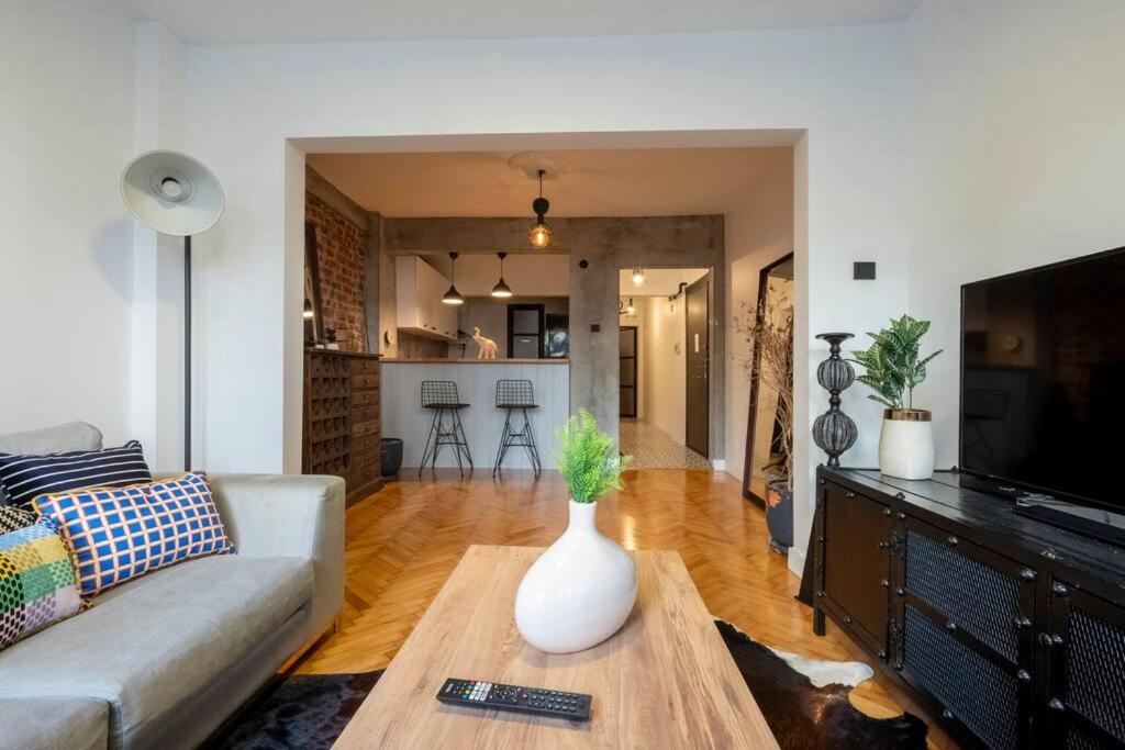 Cosy With Garden Balcony Apartment Istanbul