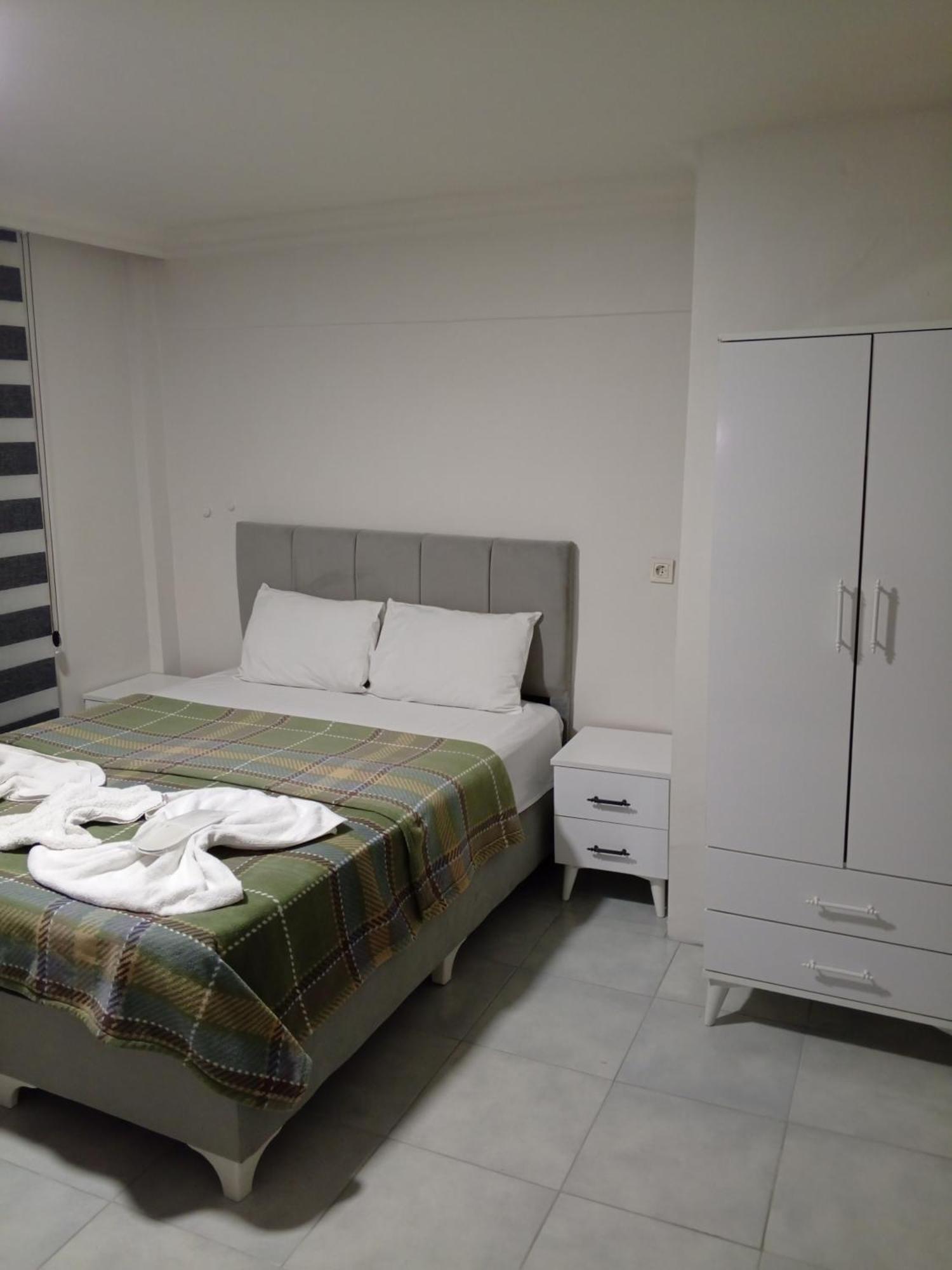 71 Aparthotel *