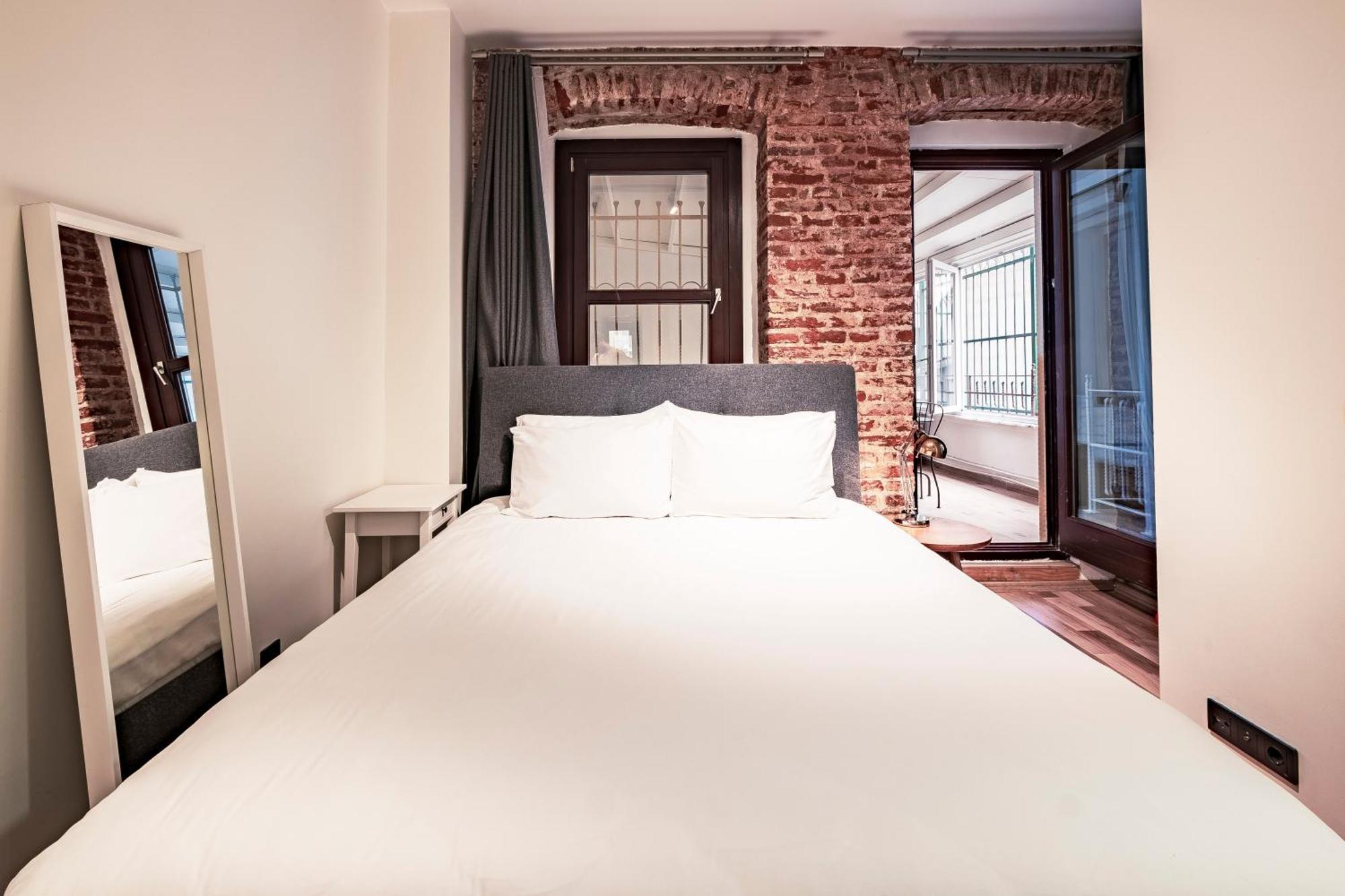 Homie - Modern Nearby Istiklal Street & Galata Tower Apartment