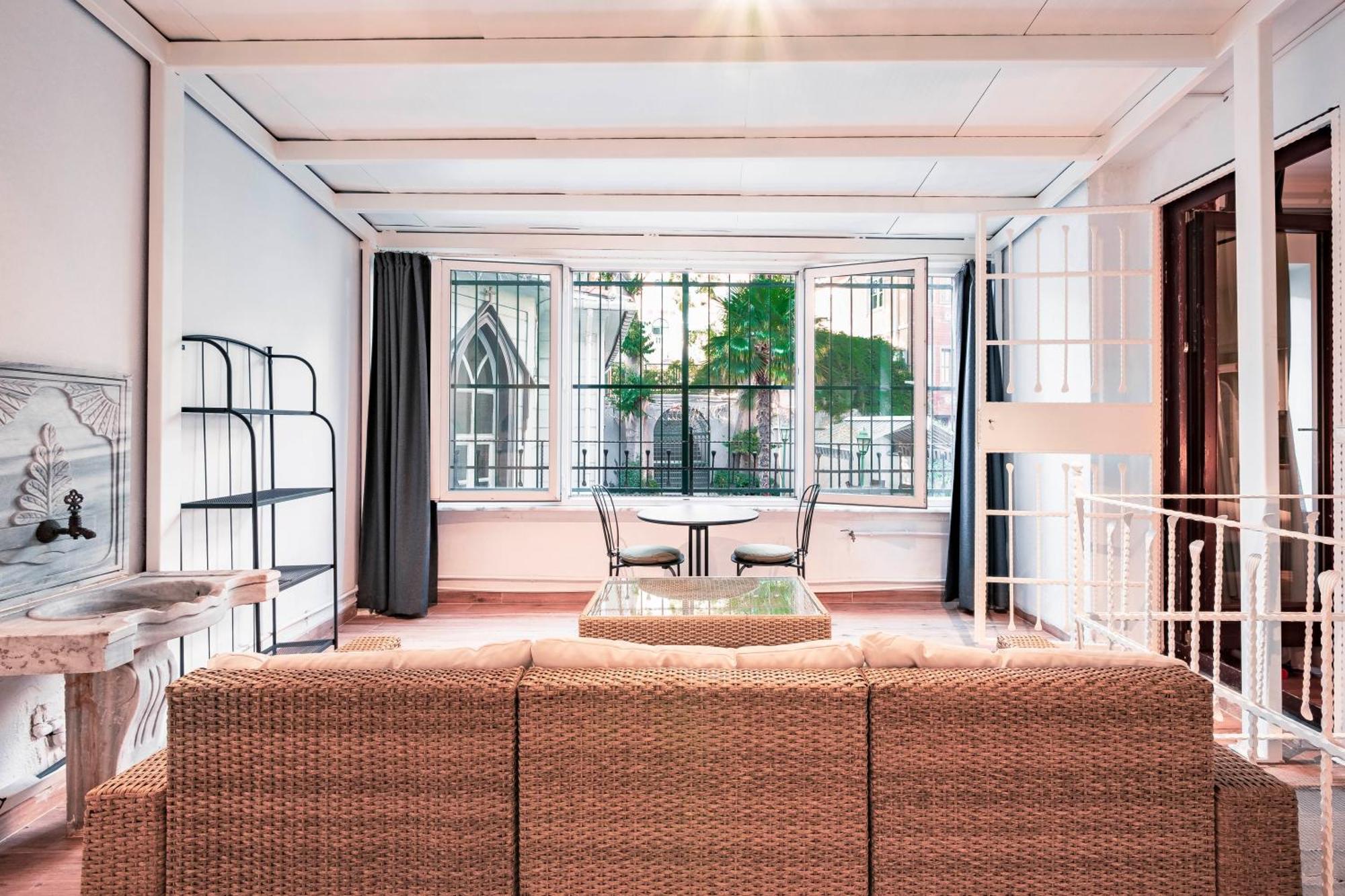 Apartment Homie - Modern Nearby Istiklal Street & Galata Tower Istanbul