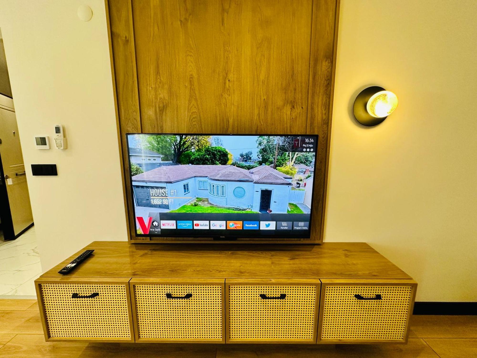 Rose Point Apartment