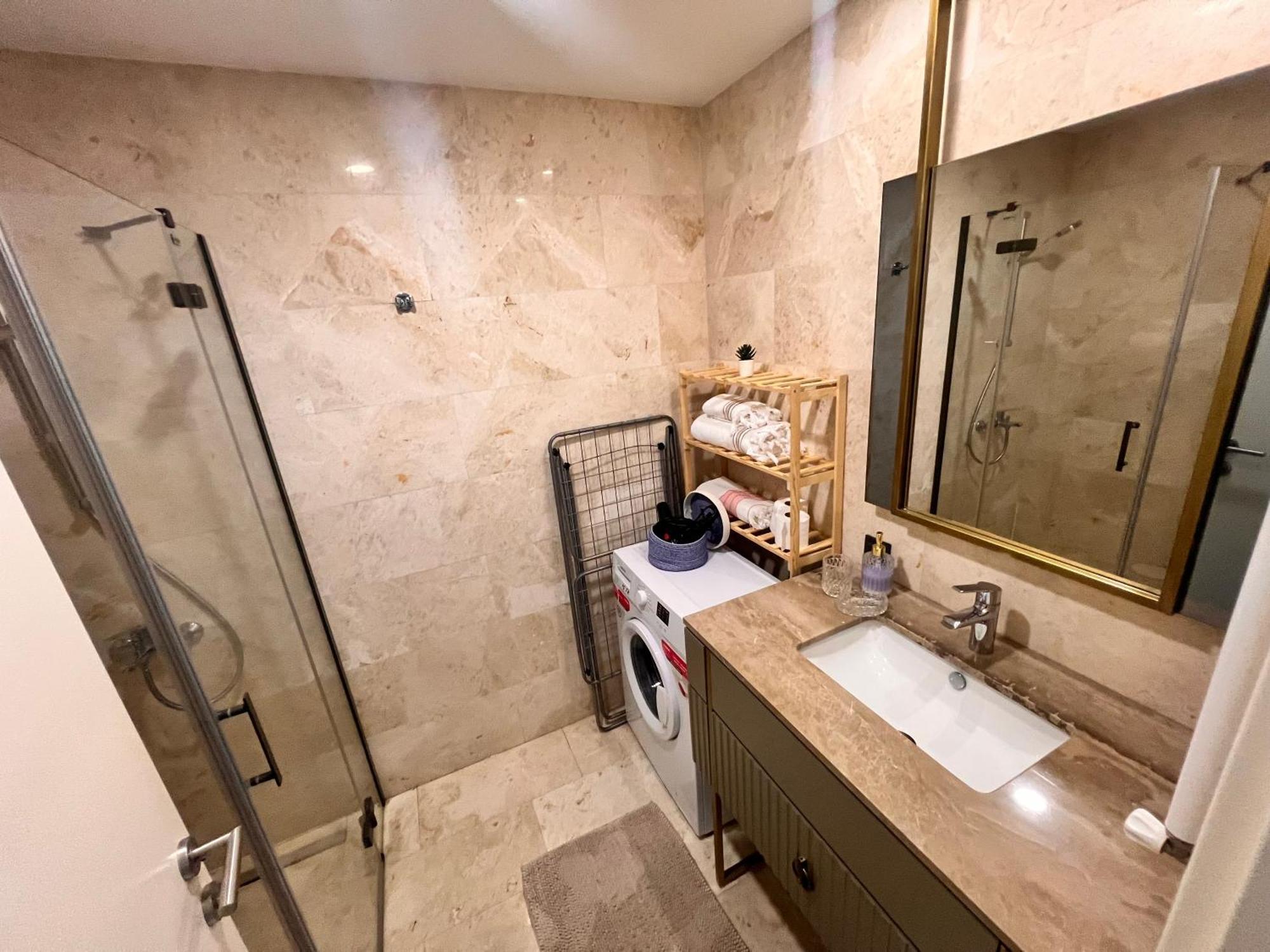 G Tower At Divan Near To Mimar Sinan Metro Station Apartment Istanbul