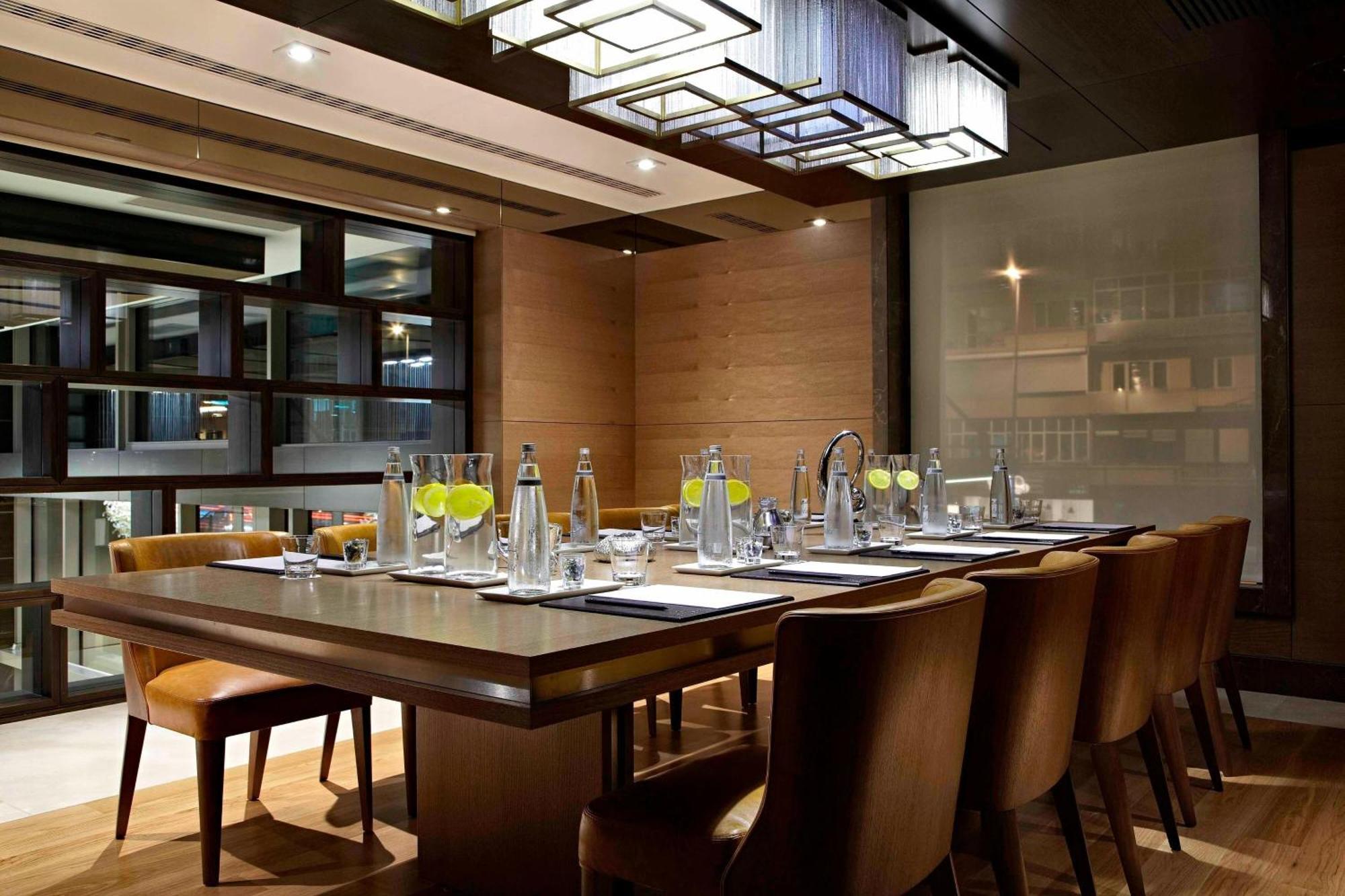 Renaissance Polat Bosphorus Hotel 5*