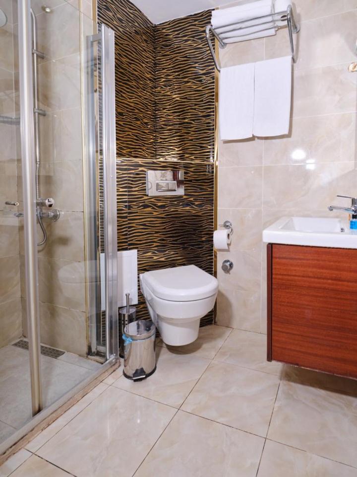 Newcity Hotel 2*