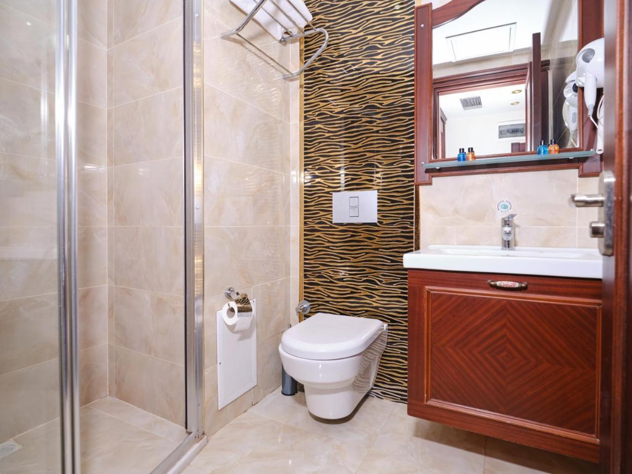 Newcity Hotel 2*
