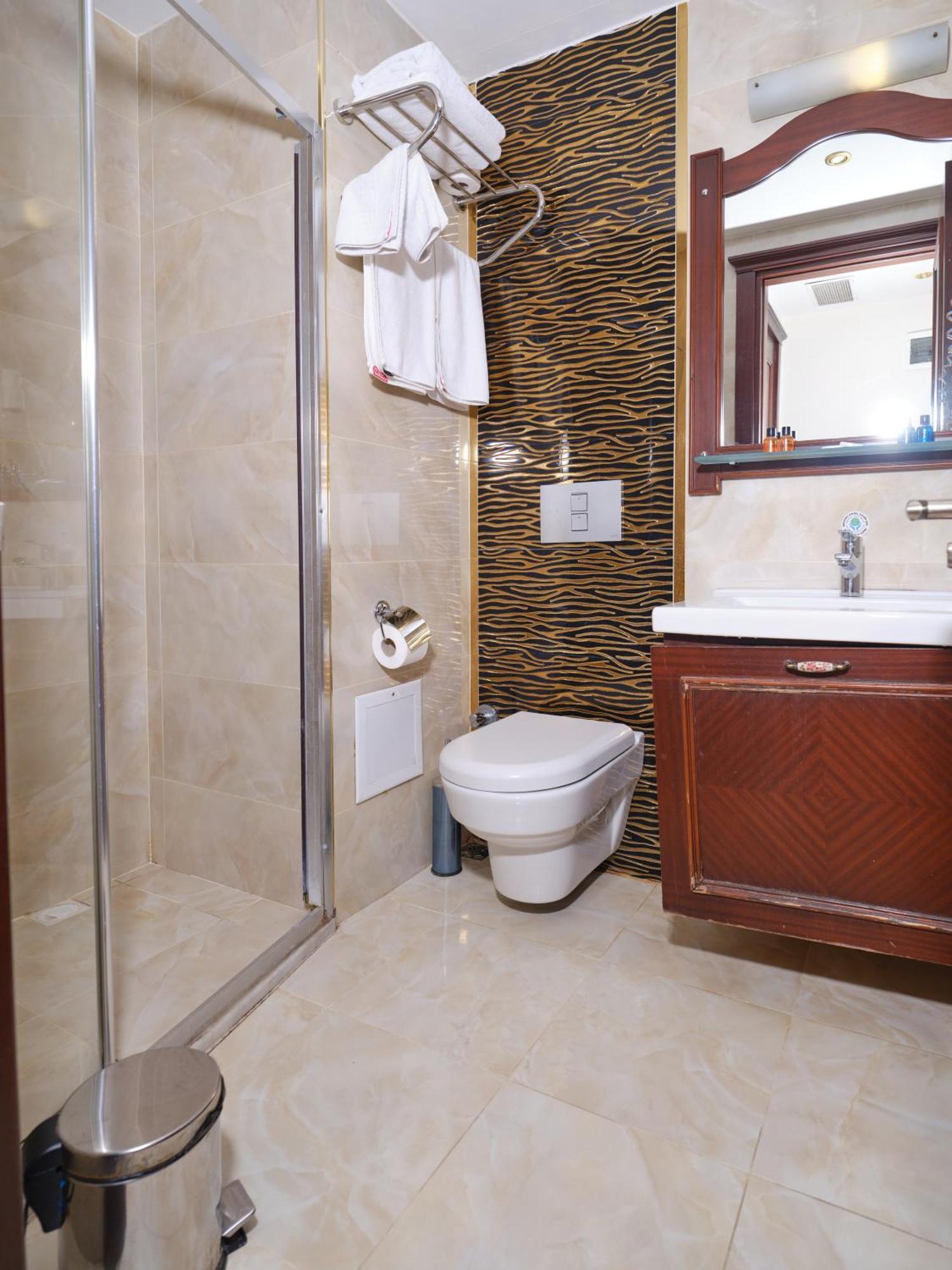 Newcity Hotel 2*