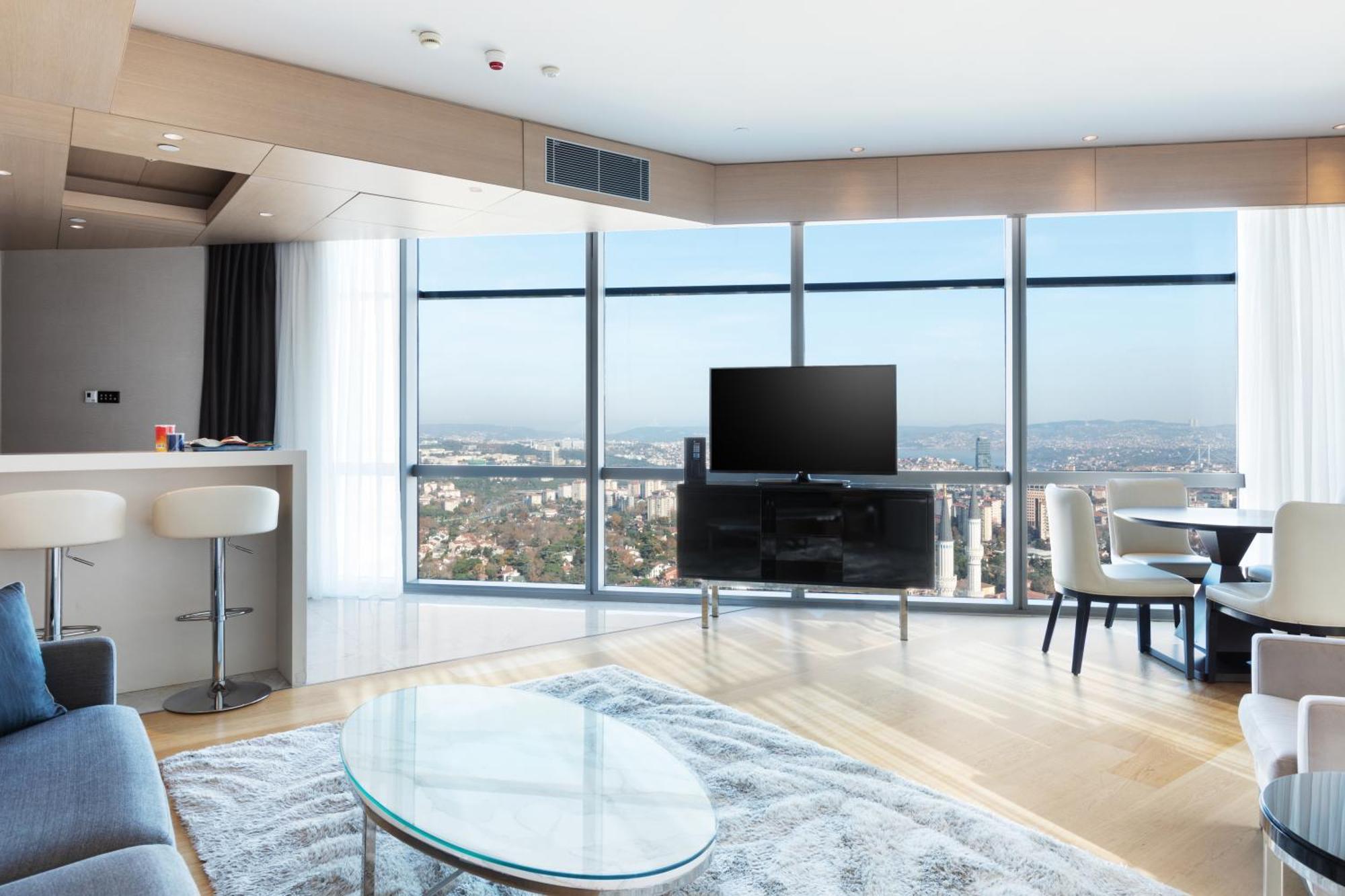 Wyndham Grand Levent & Conference Center Otel 5*