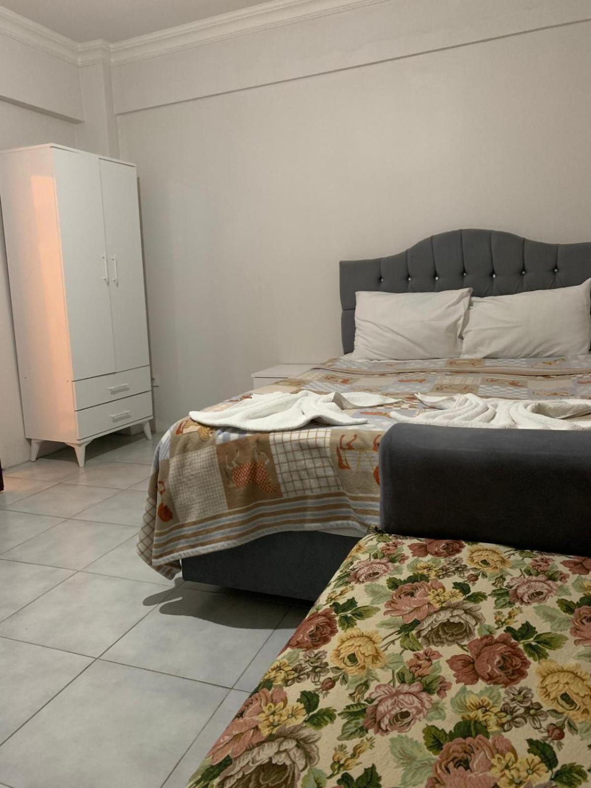 71 Aparthotel *