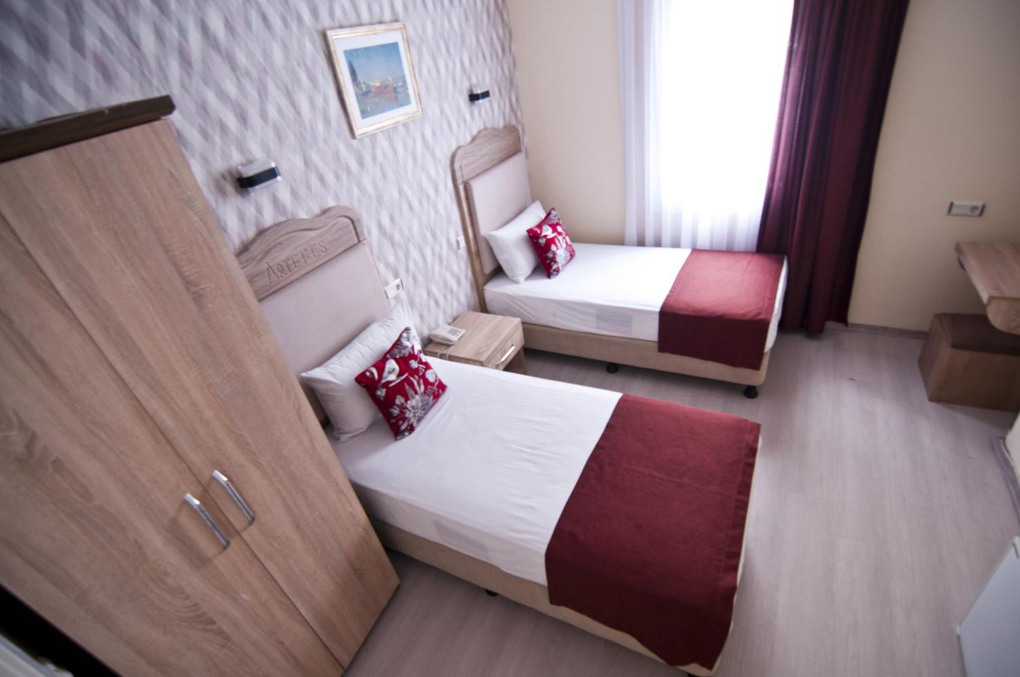 Artefes Old Otel 4*