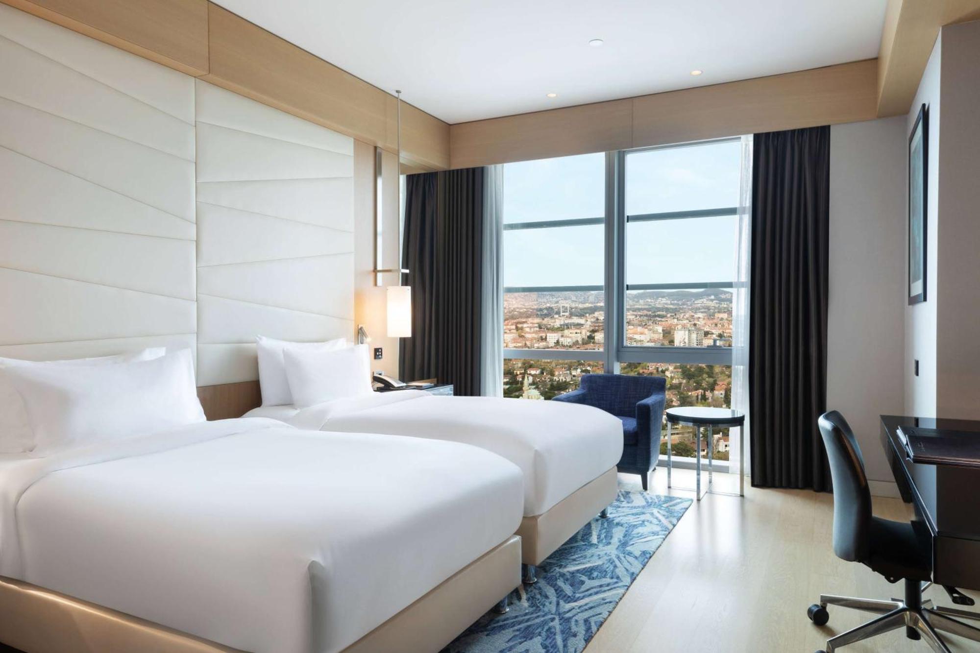 Wyndham Grand Levent & Conference Center Otel 5*