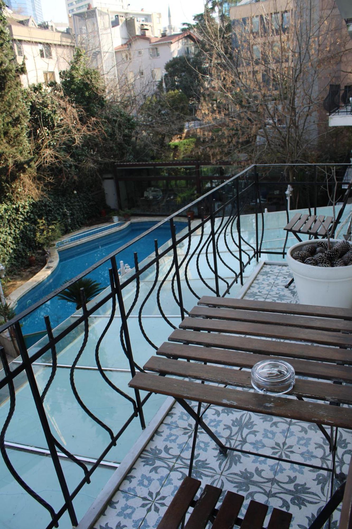 Blanche & Garden Pool Hotel 3*